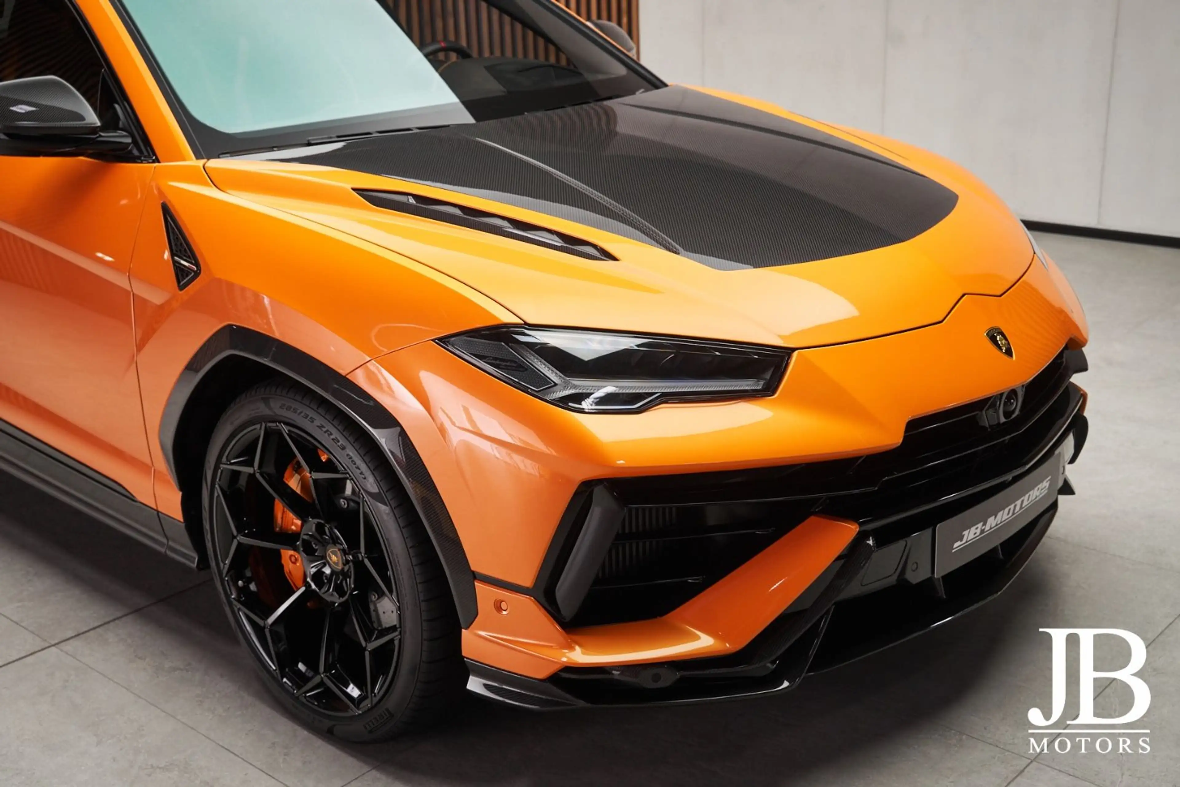 Lamborghini Urus Performante Carbon Head-Up Akrapovic — photo 6