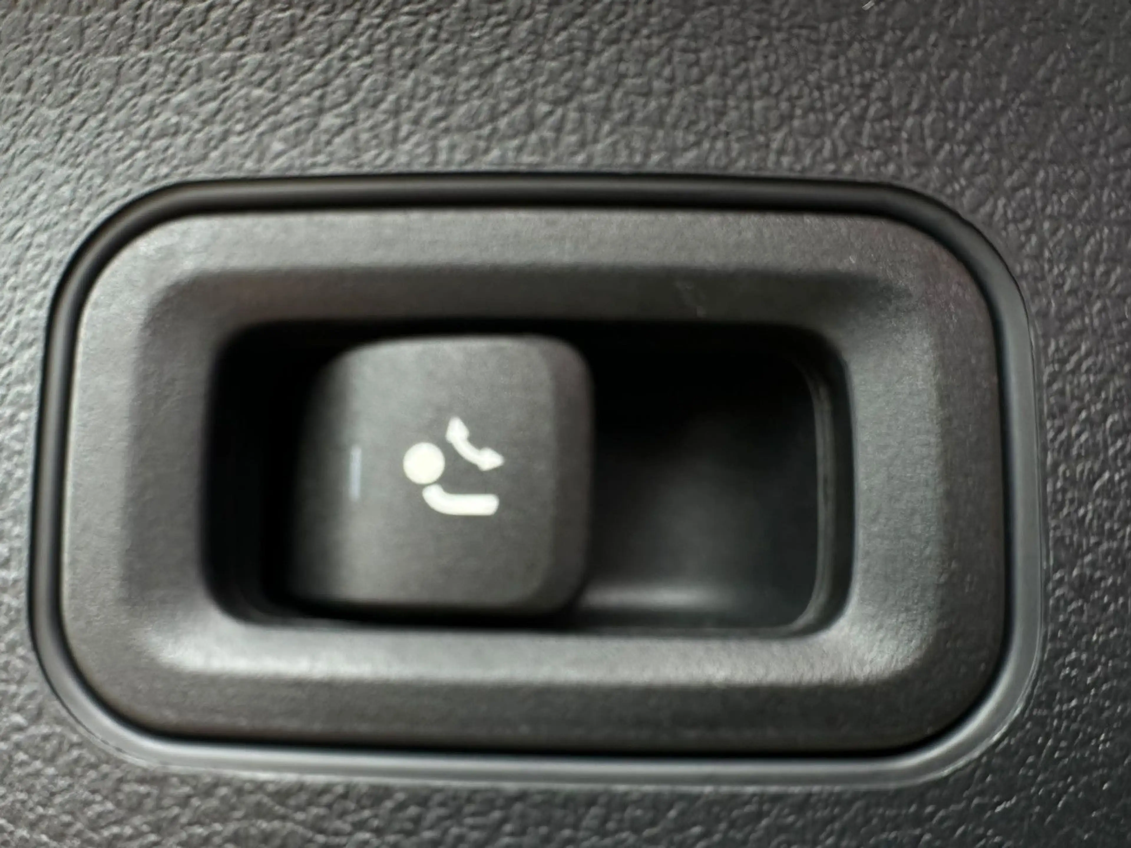 Mercedes-Benz GLA 200 d Nav AHK CarPlay Cam LED Virtual CP — photo 11