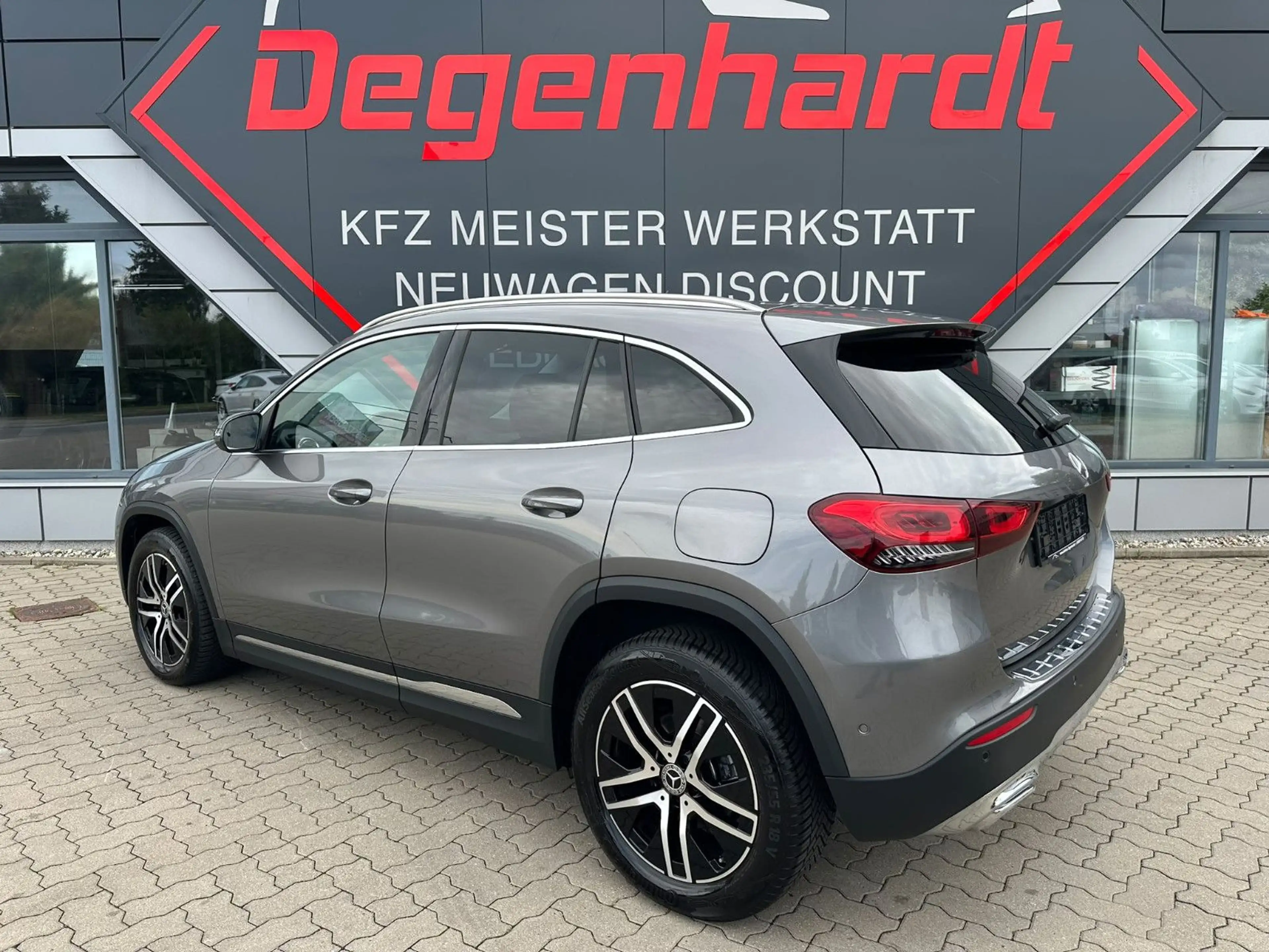 Mercedes-Benz GLA 200 d Nav AHK CarPlay Cam LED Virtual CP — photo 7