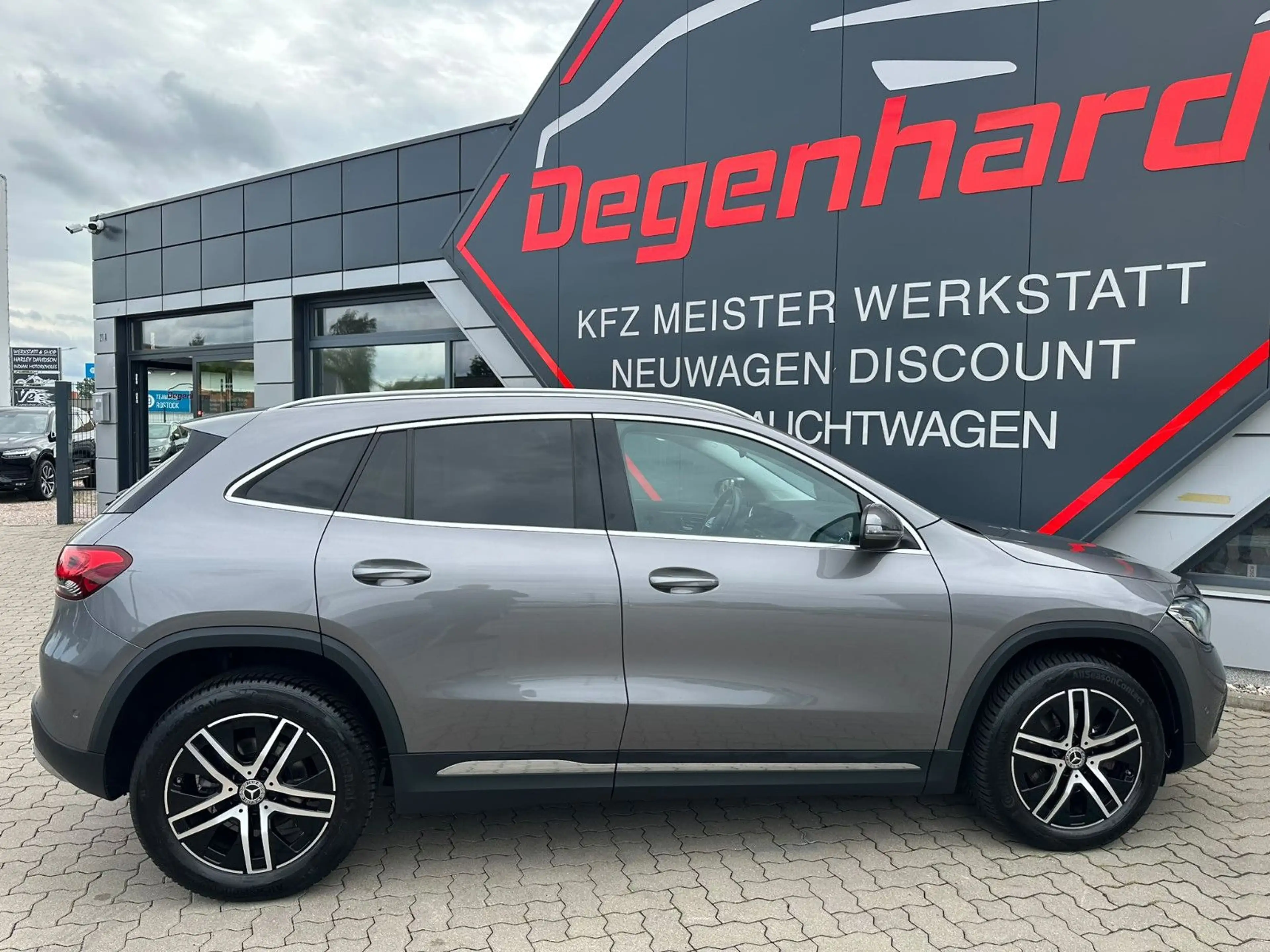 Mercedes-Benz GLA 200 d Nav AHK CarPlay Cam LED Virtual CP — photo 15