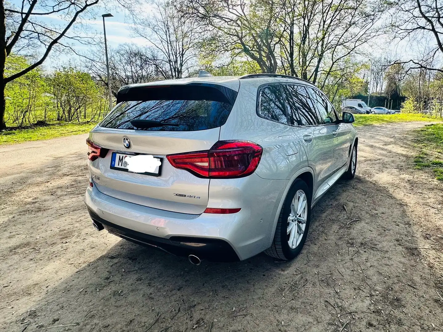 BMW X3 M X3 Plug-In-Hybrid xDrive30e Aut. Sport Stříbrná - 2