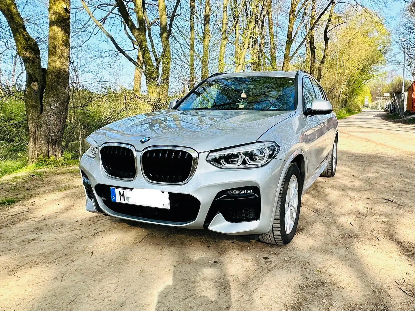 BMW X3 M X3 Plug-In-Hybrid xDrive30e Aut. Sport Stříbrná - 1