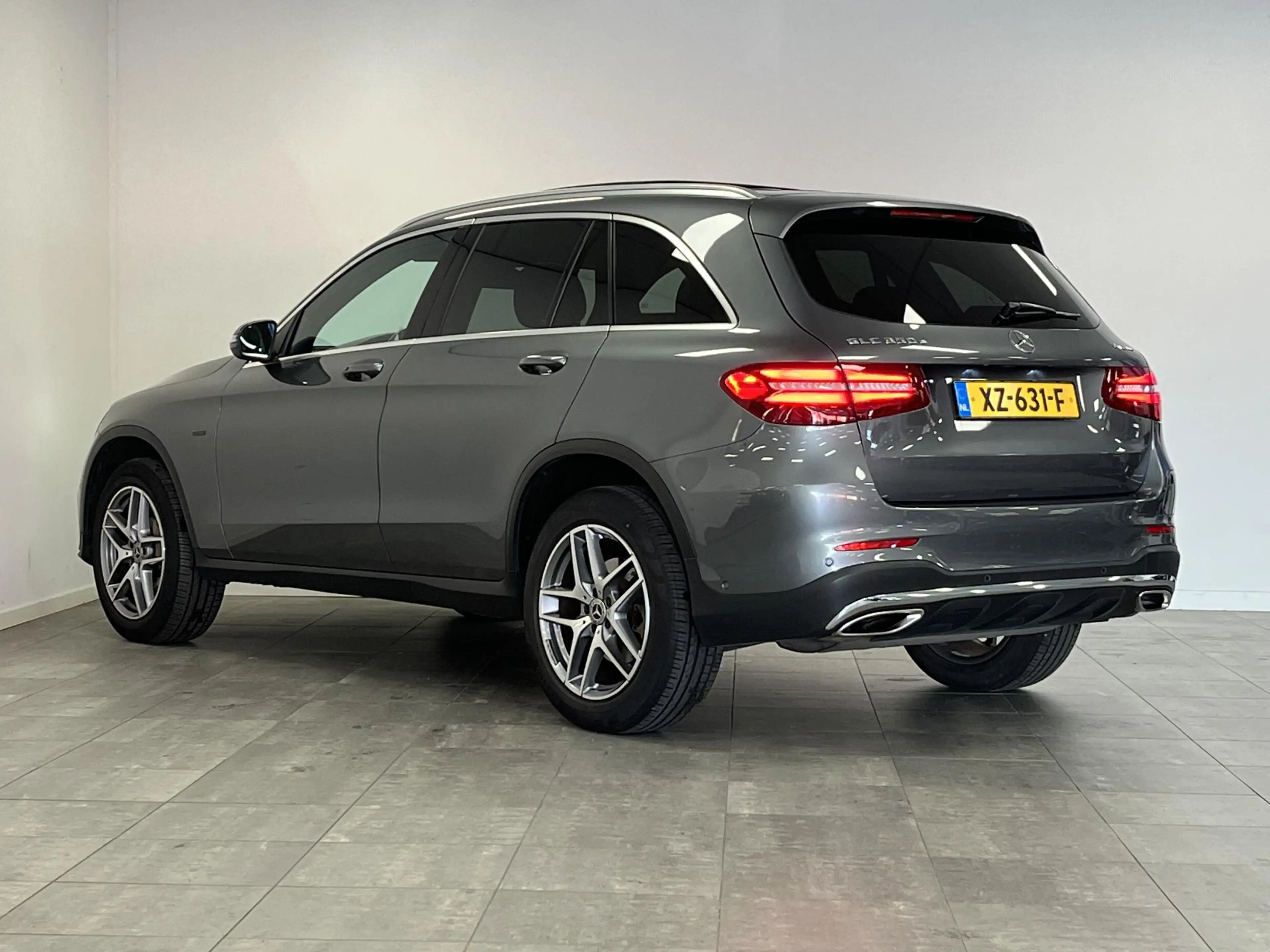Mercedes-Benz GLC 350 350e 4MATIC Premium Plus AMG-Line exterieur | Pano — photo 6
