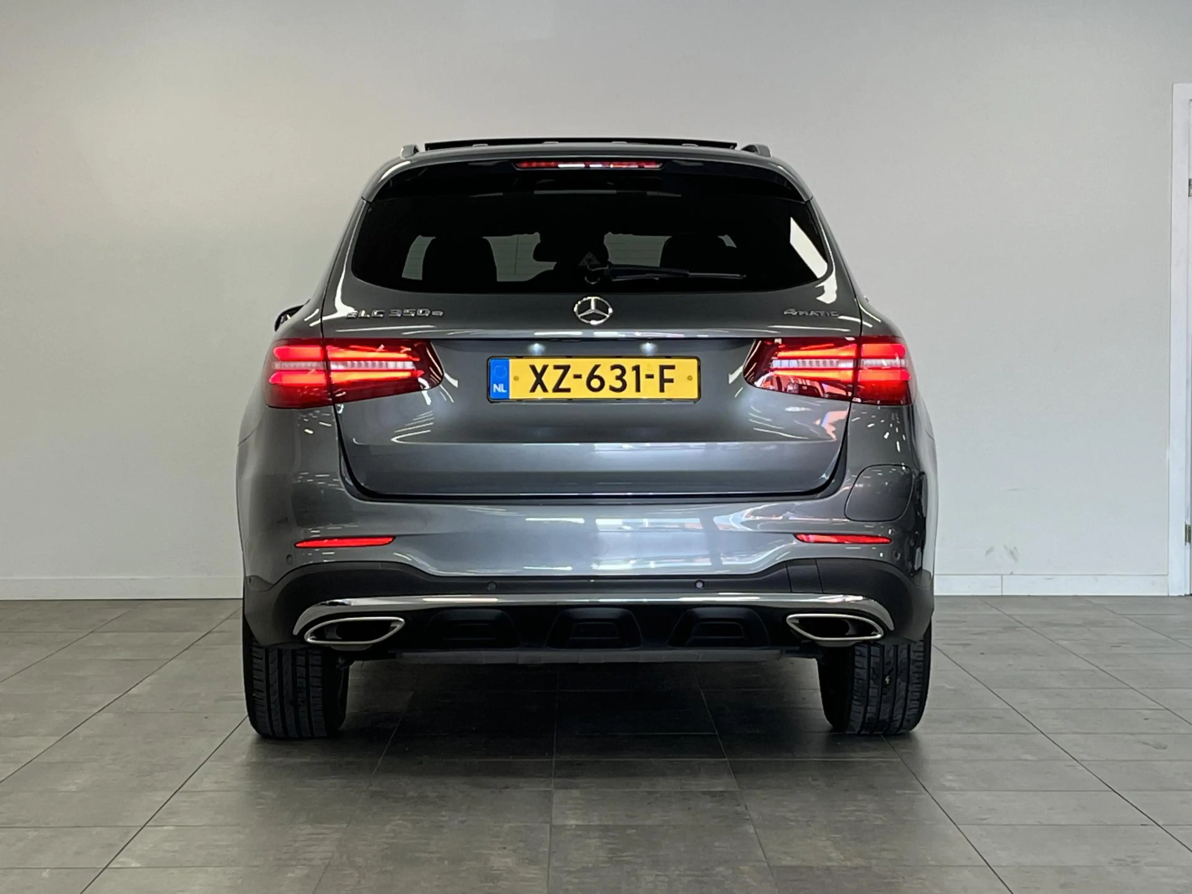 Mercedes-Benz GLC 350 350e 4MATIC Premium Plus AMG-Line exterieur | Pano — photo 22