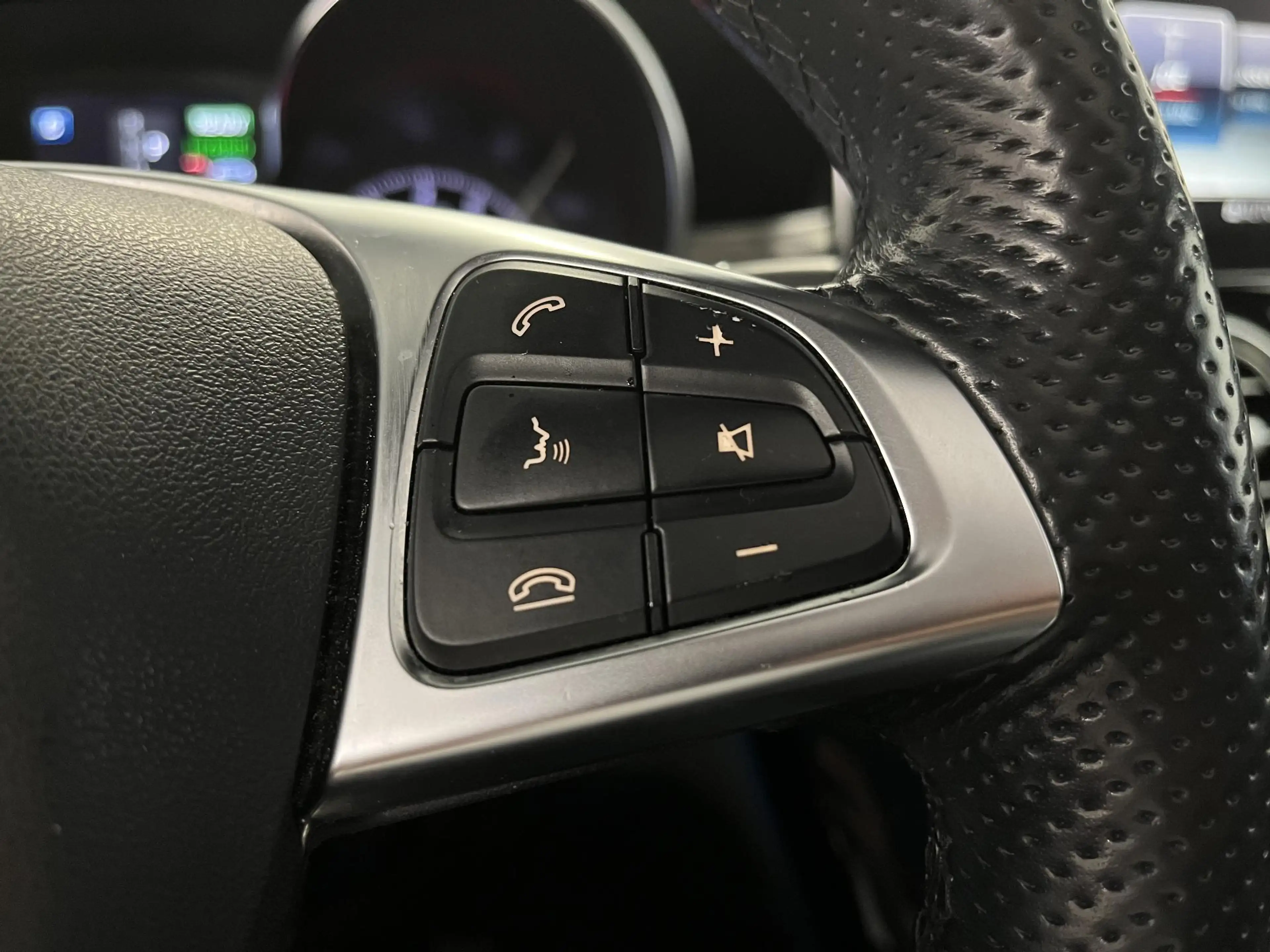 Mercedes-Benz GLC 350 350e 4MATIC Premium Plus AMG-Line exterieur | Pano — photo 36