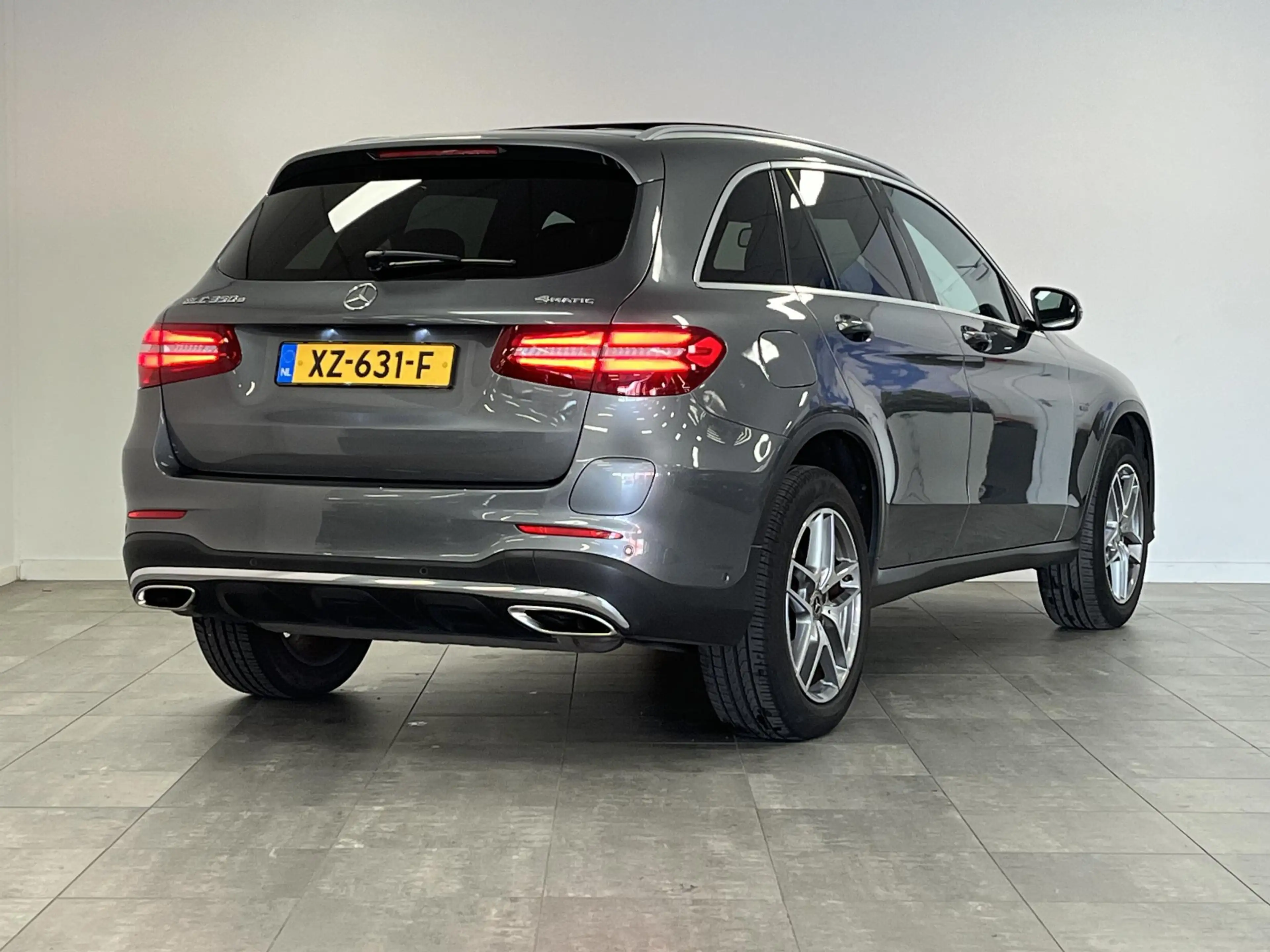 Mercedes-Benz GLC 350 350e 4MATIC Premium Plus AMG-Line exterieur | Pano — photo 2