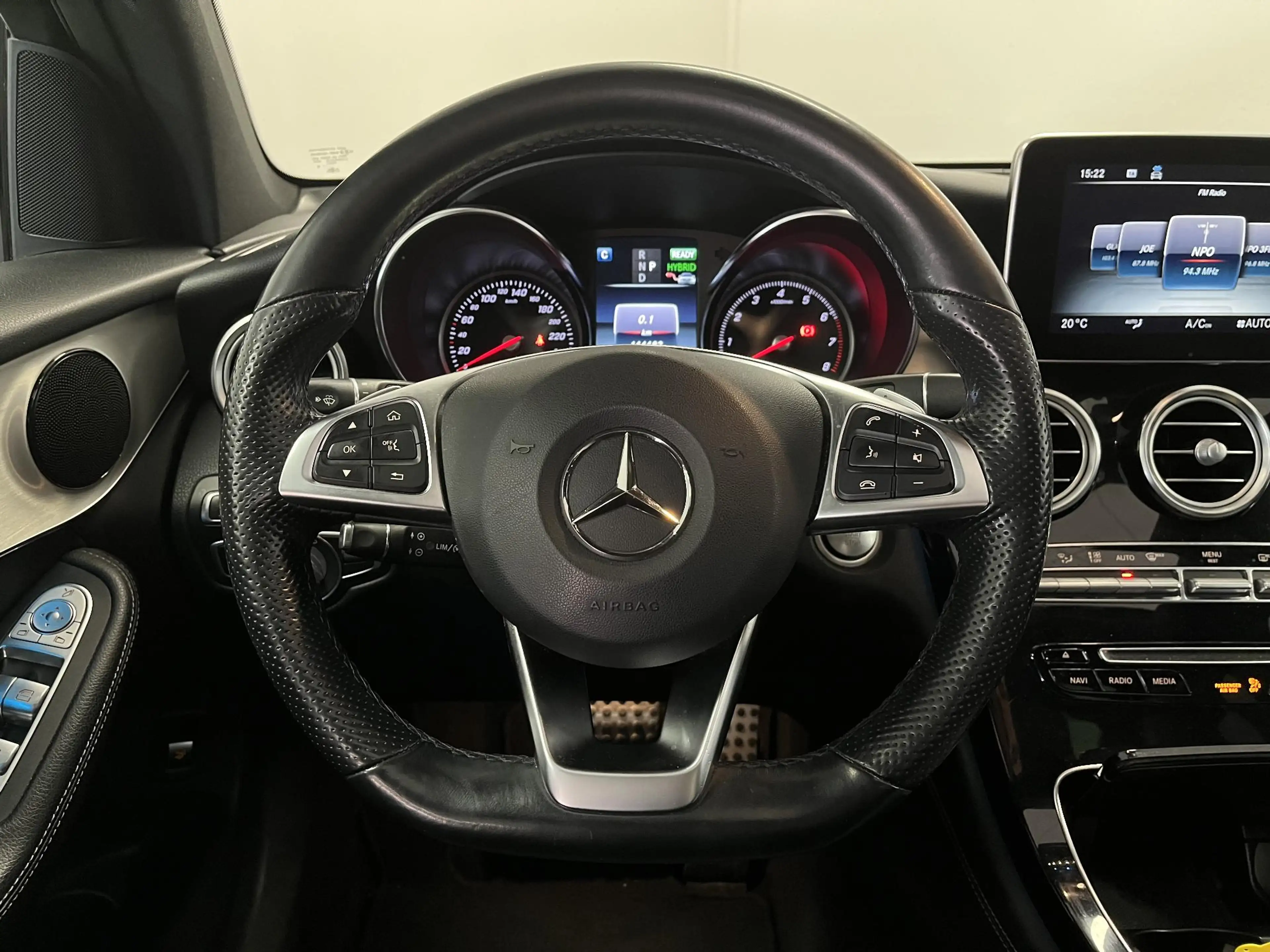 Mercedes-Benz GLC 350 350e 4MATIC Premium Plus AMG-Line exterieur | Pano — photo 34