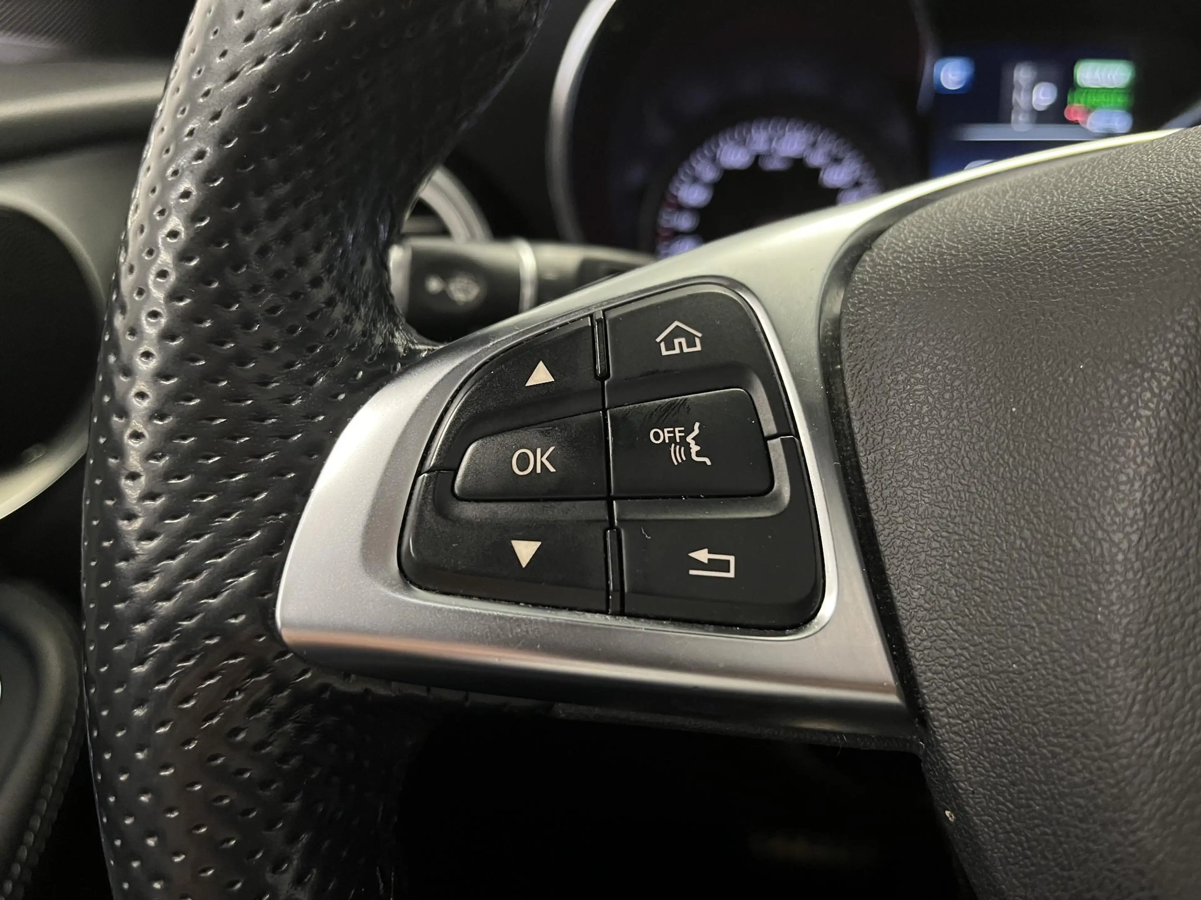 Mercedes-Benz GLC 350 350e 4MATIC Premium Plus AMG-Line exterieur | Pano — photo 24