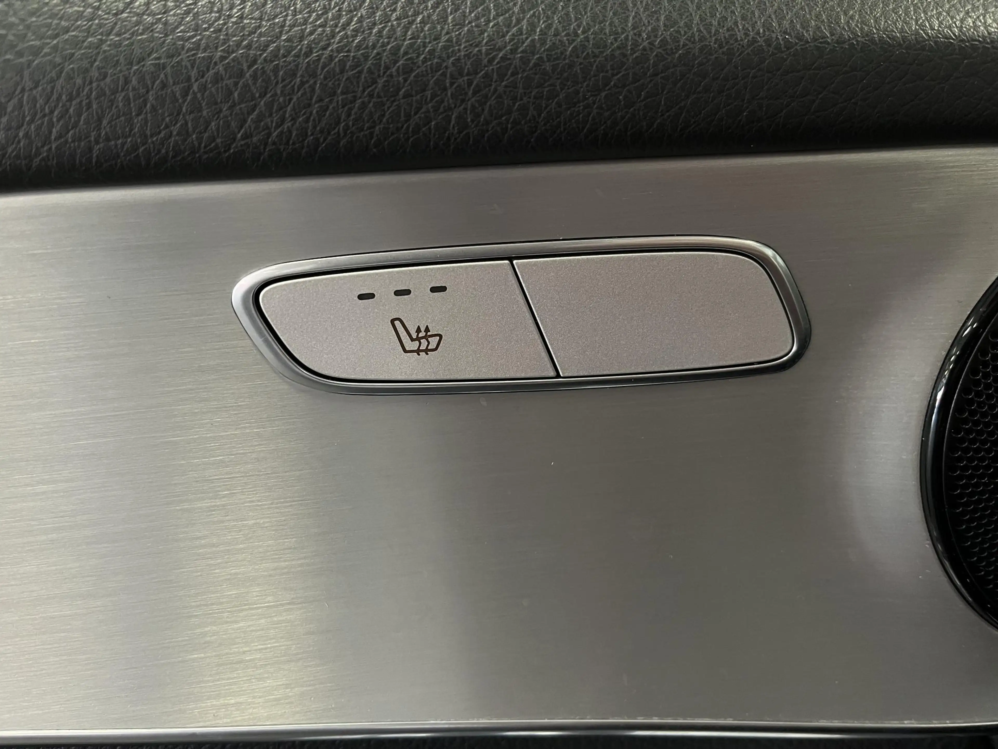 Mercedes-Benz GLC 350 350e 4MATIC Premium Plus AMG-Line exterieur | Pano — photo 33