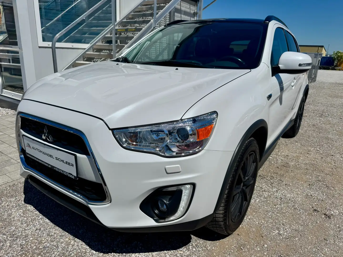 Mitsubishi ASX 2.2 DI-D Edition 100 4WD Aut. Glasdach Serviceheft Weiß - 1
