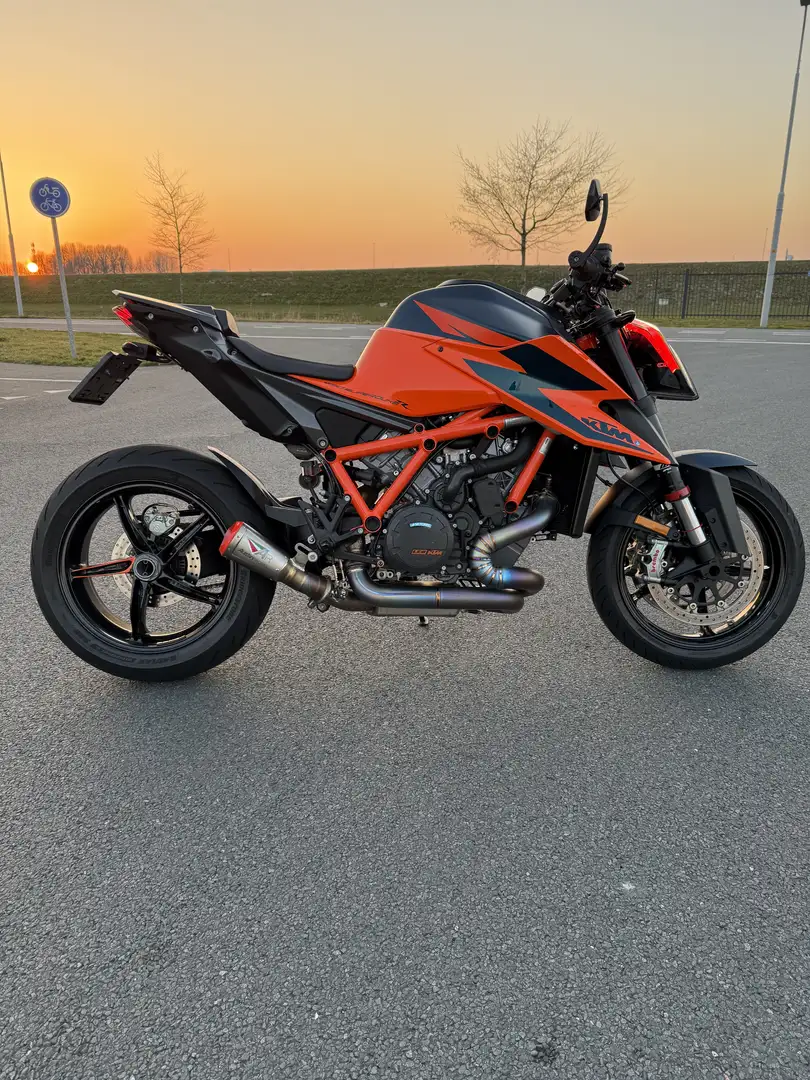 KTM 1290 Super Duke R - 1