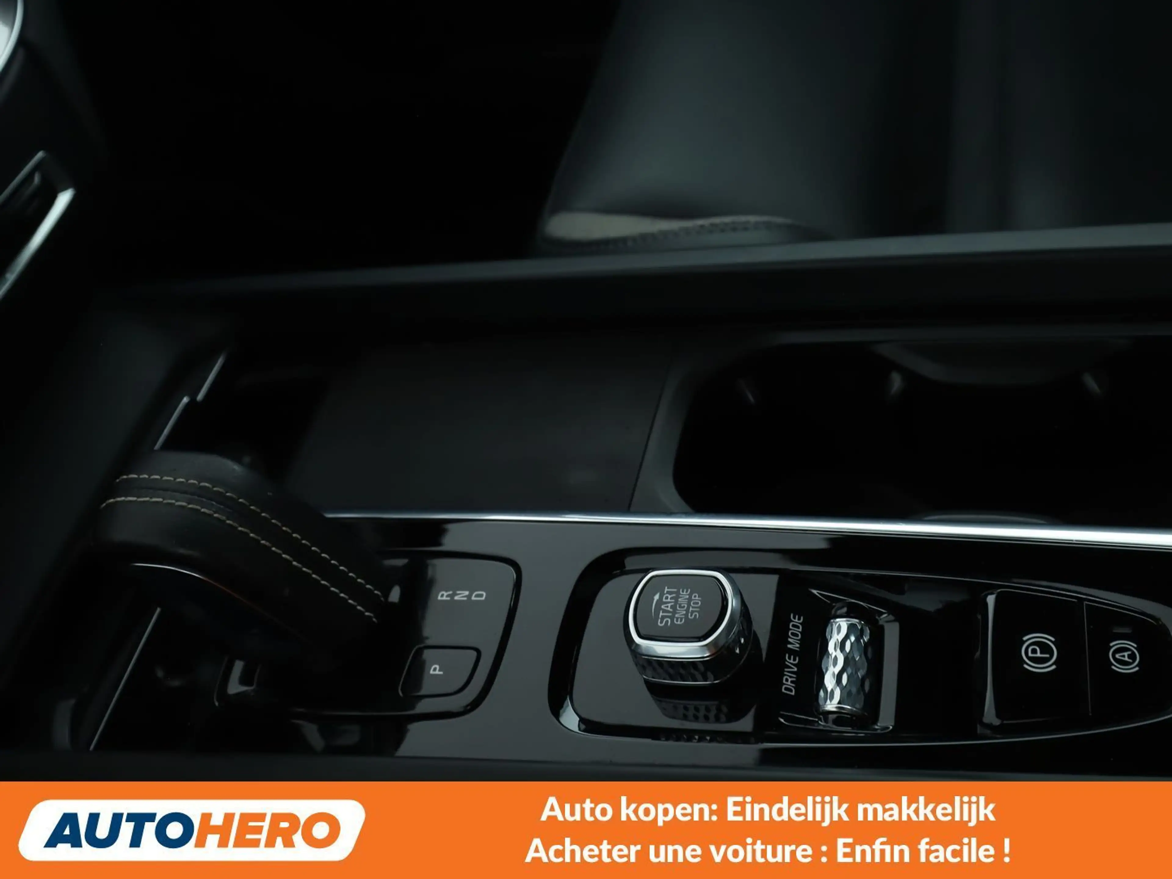 Volvo S60 2.0 B3 Mild-Hybrid R-Design — photo 14
