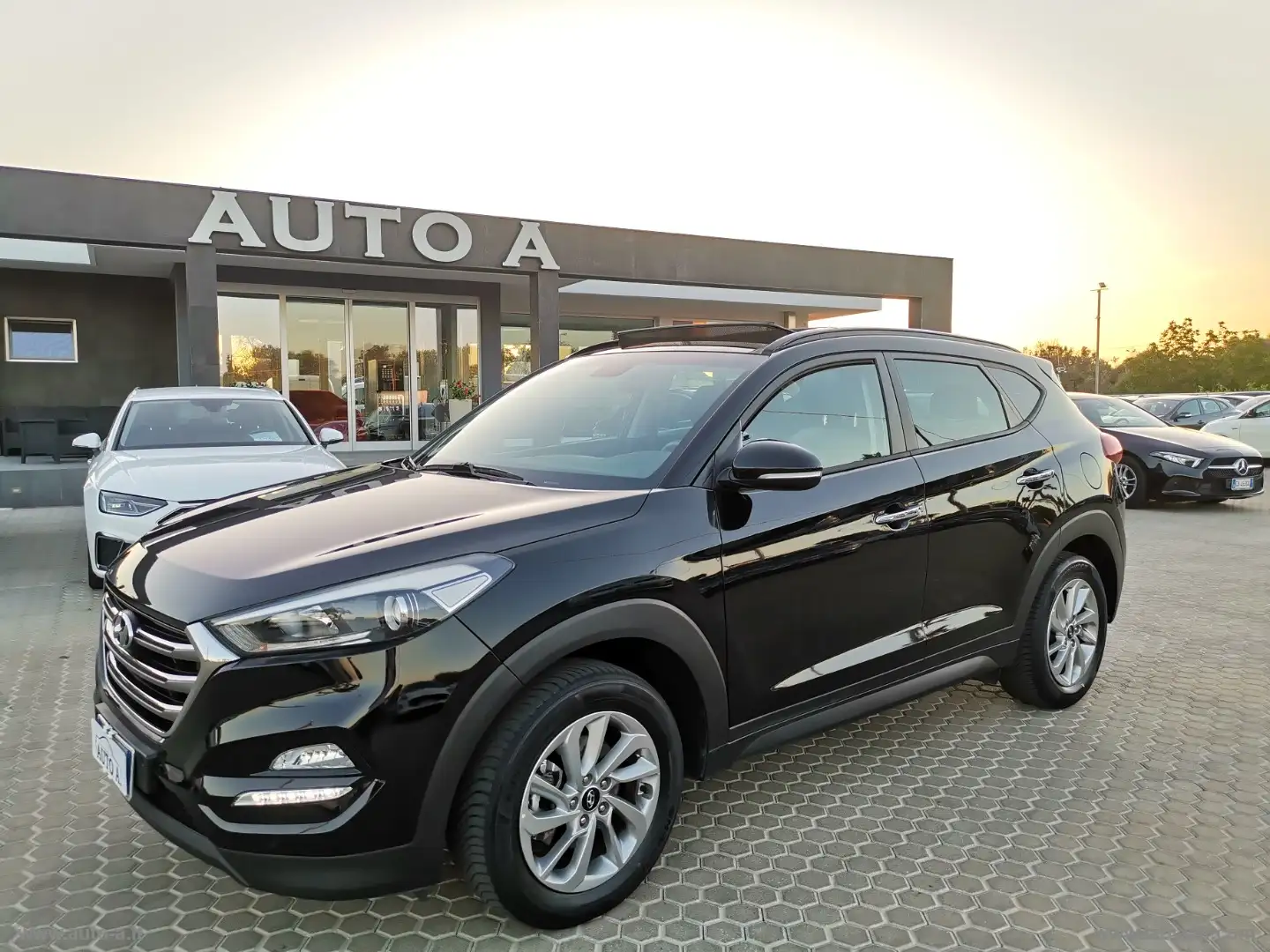 Hyundai TUCSON 1.7 CRDi XPossible Nero - 1