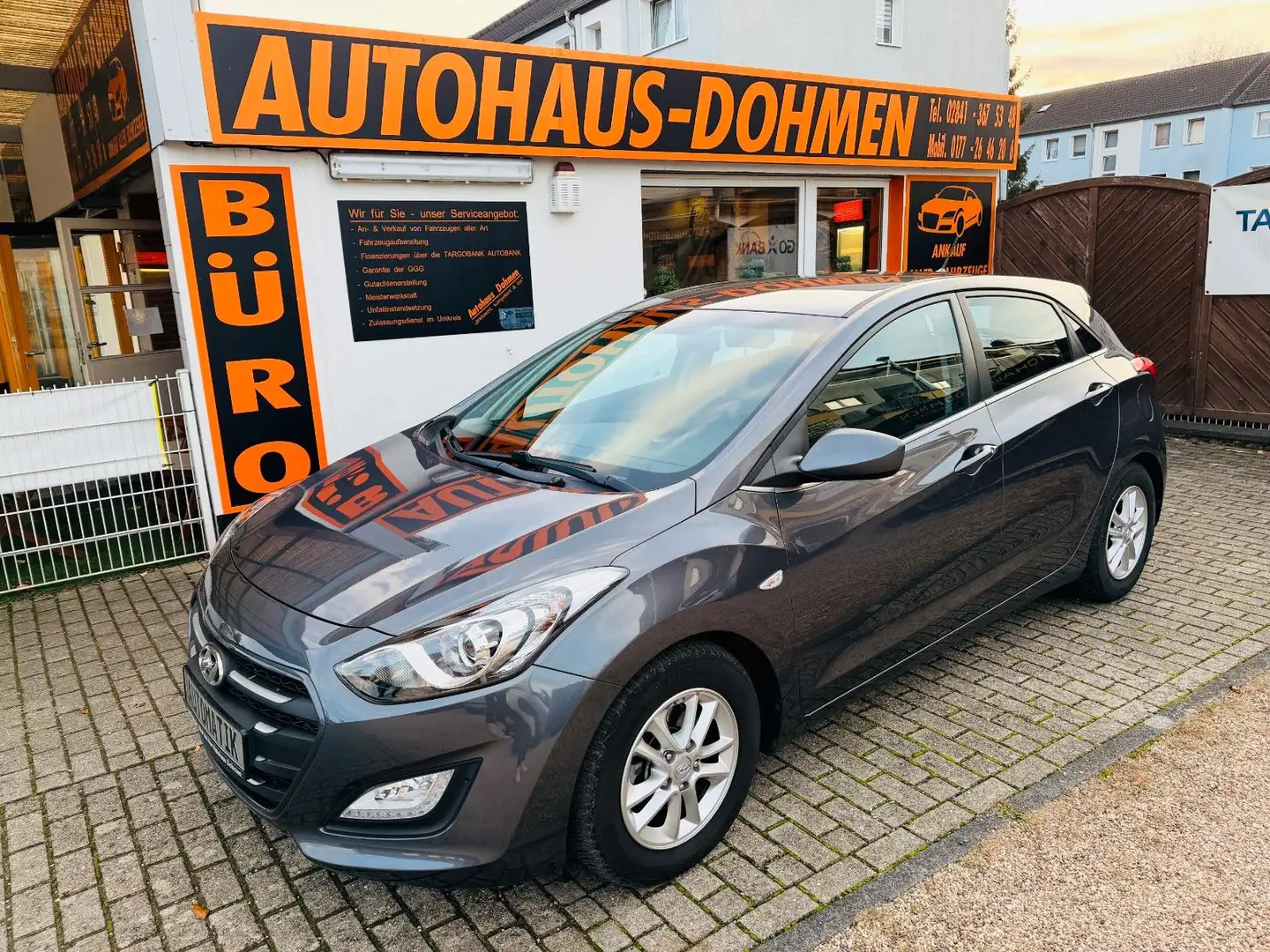 Hyundai i30 + Scheckheft mit neuer Wartung+1 Hand Grau - 1