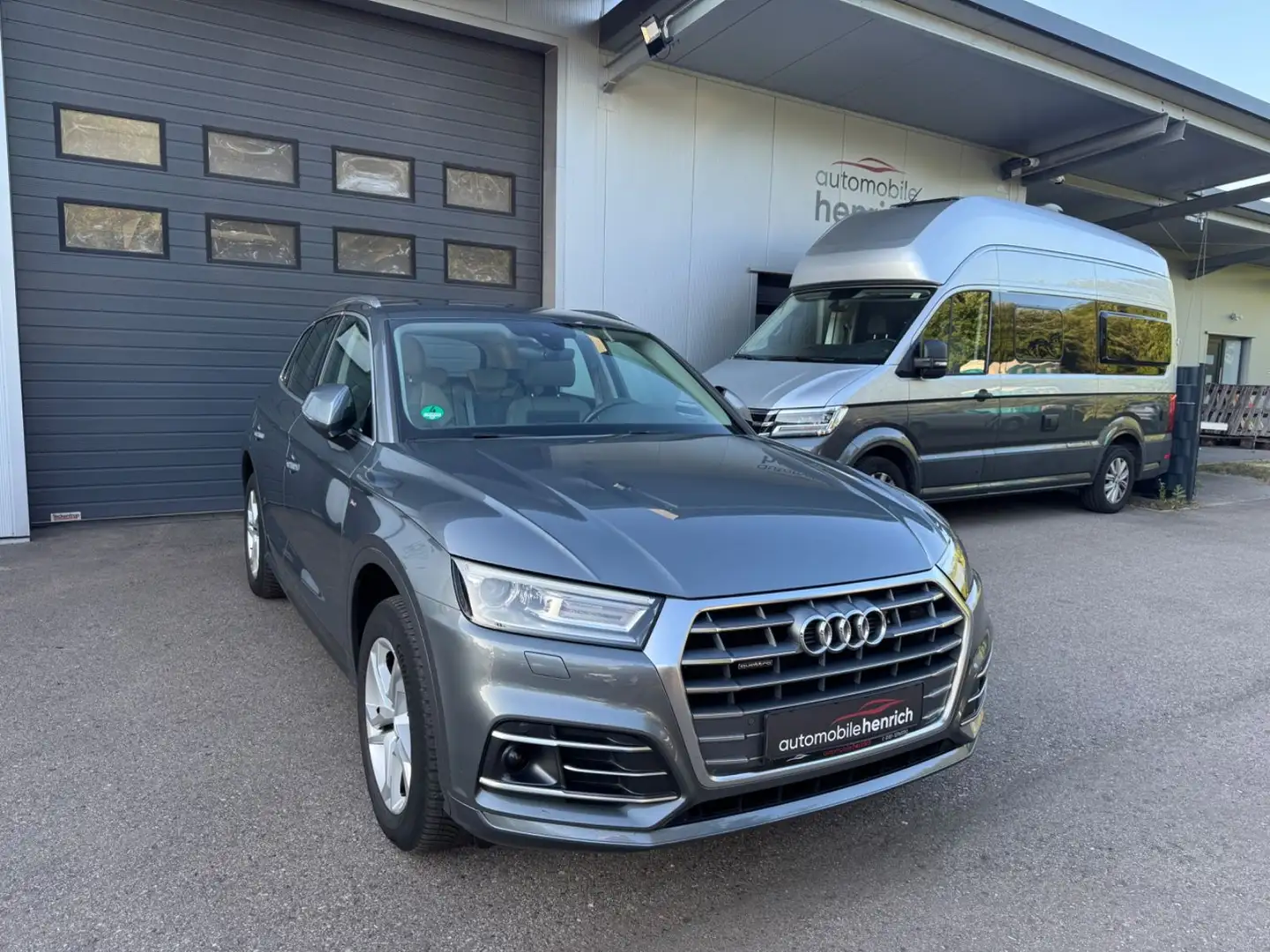Audi Q5 40 TDI quattro design S-line,Standhz,Ahk,Cam Grau - 1
