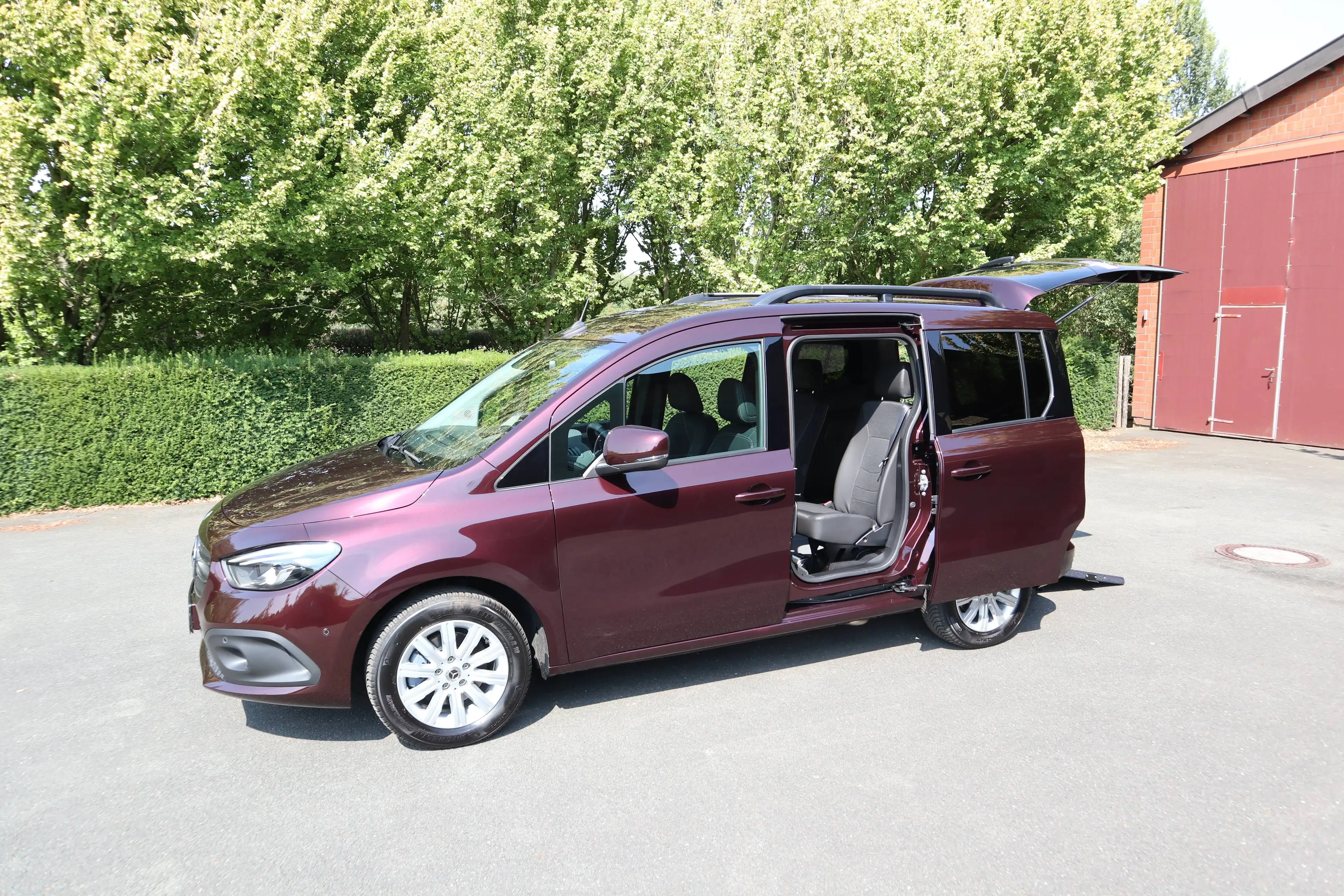 Mercedes-Benz T-Class 180 Edition*rollstuhlgerecht*5.Sitzer*Wenderampe*neuer AMF-Bruns Umbau* — photo 4