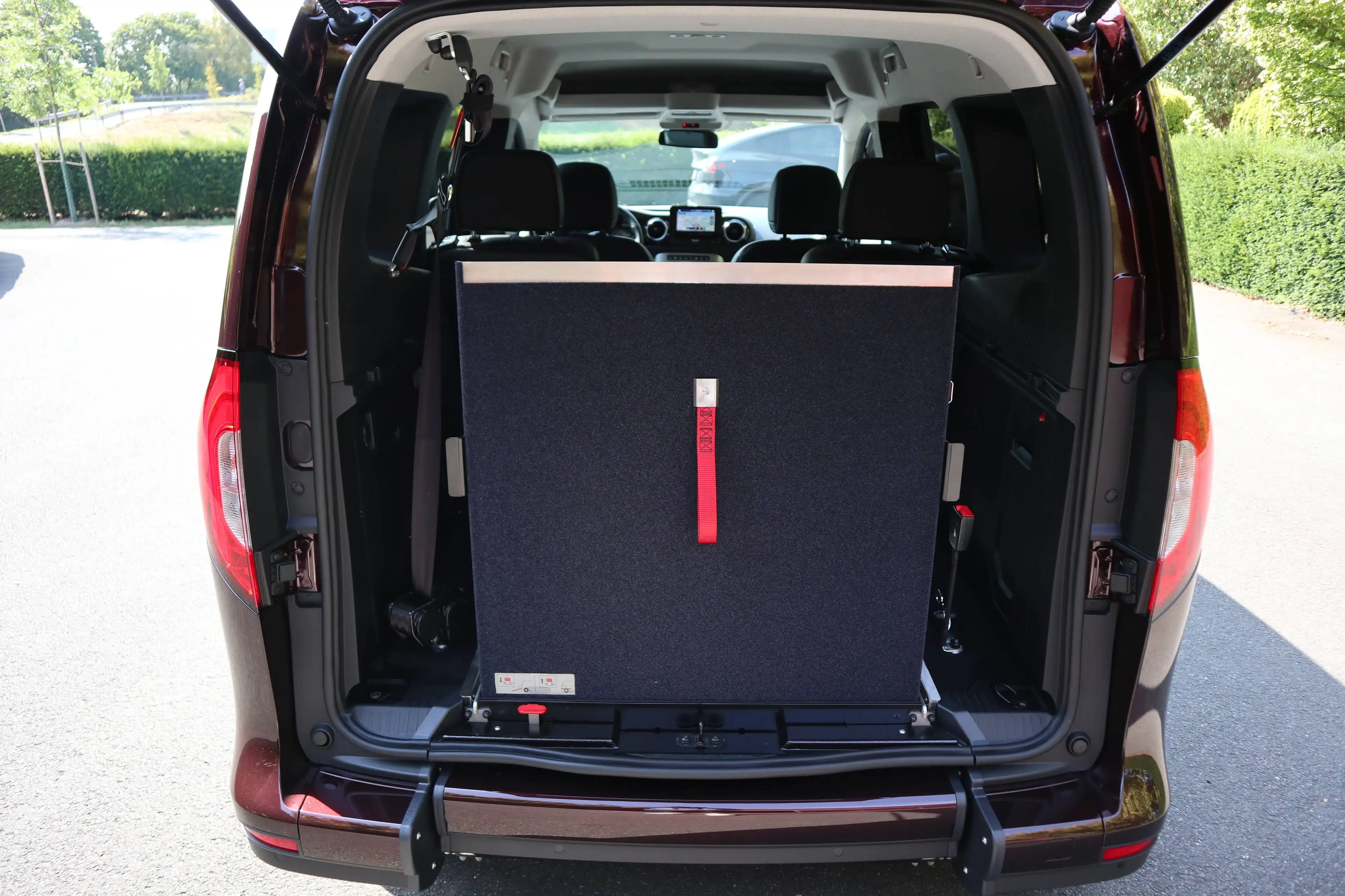 Mercedes-Benz T-Class 180 Edition*rollstuhlgerecht*5.Sitzer*Wenderampe*neuer AMF-Bruns Umbau* — photo 9
