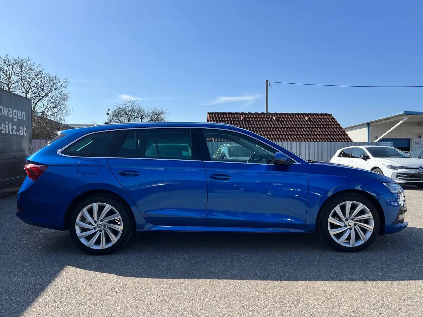 Skoda Octavia Combi 2,0 TDI Style DSG | NP: €46.700 Blau - 2