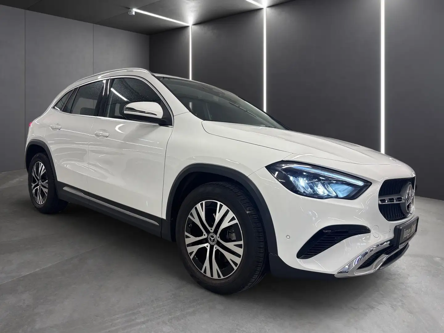 Mercedes-Benz GLA 180 Progressive *LED*Kamera*Widescreen*Spur* Weiß - 2