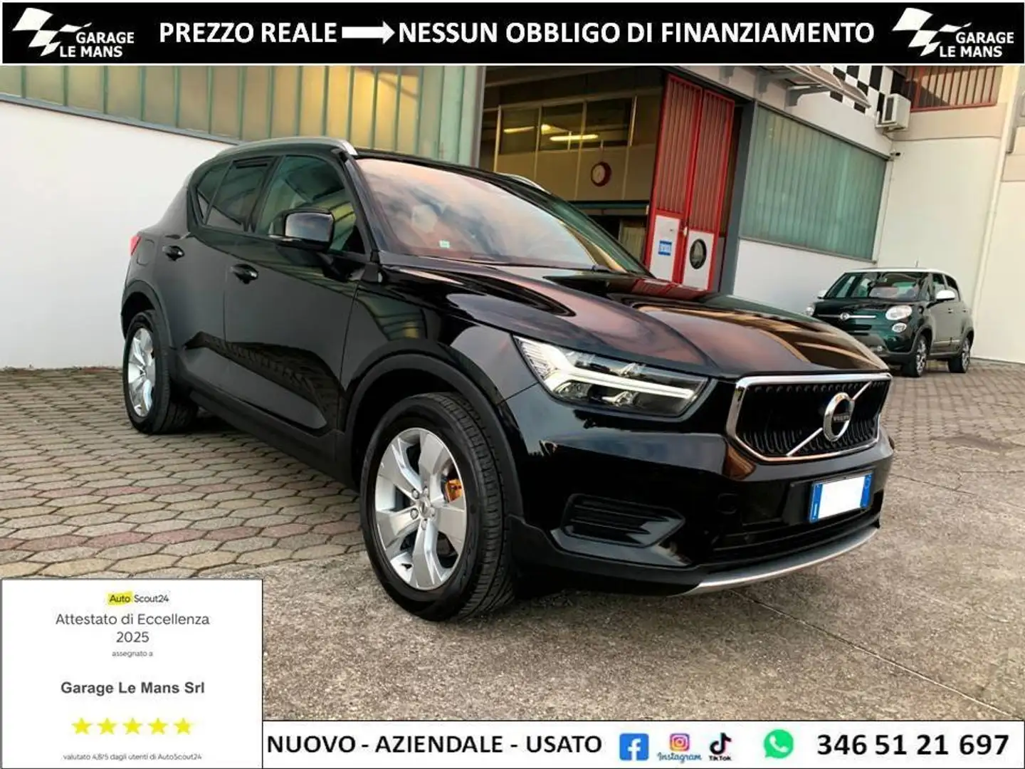Volvo XC40 2.0 D3 MOMENTUM AWD GEARTRONIC Schwarz - 1