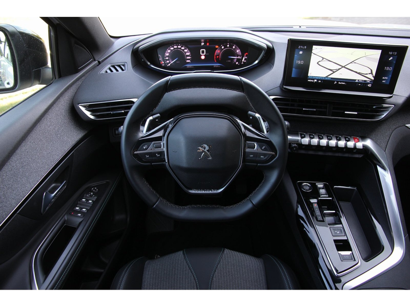 Peugeot 5008 Allure Pack PT 130 EAT8 7-Sitze Navi SHZ AC — photo 17