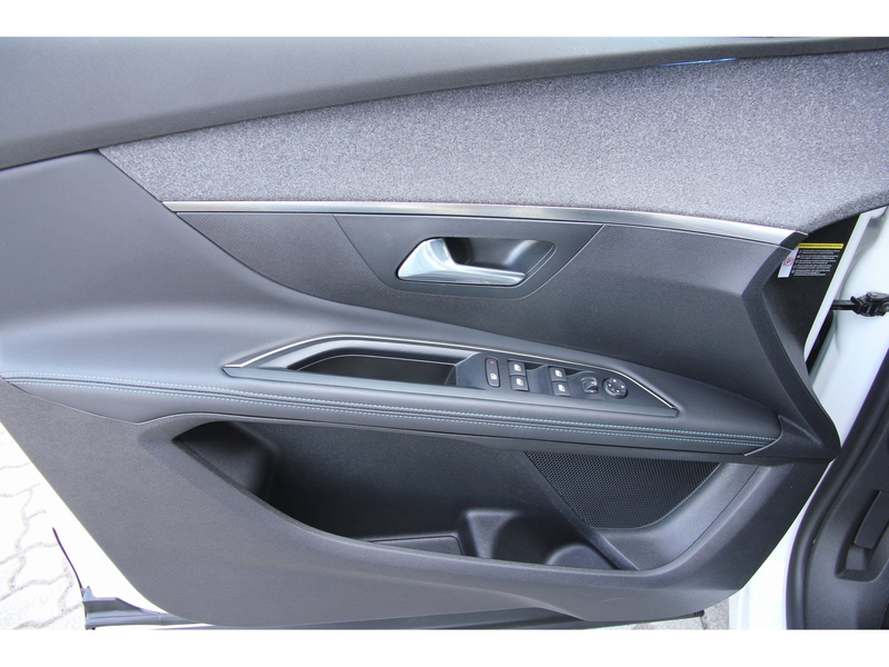 Peugeot 5008 Allure Pack PT 130 EAT8 7-Sitze Navi SHZ AC — photo 14