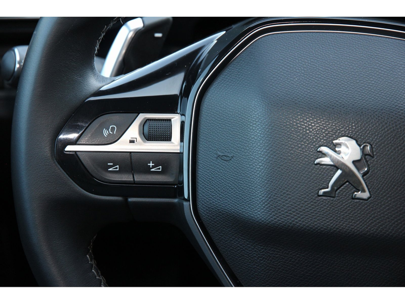 Peugeot 5008 Allure Pack PT 130 EAT8 7-Sitze Navi SHZ AC — photo 23