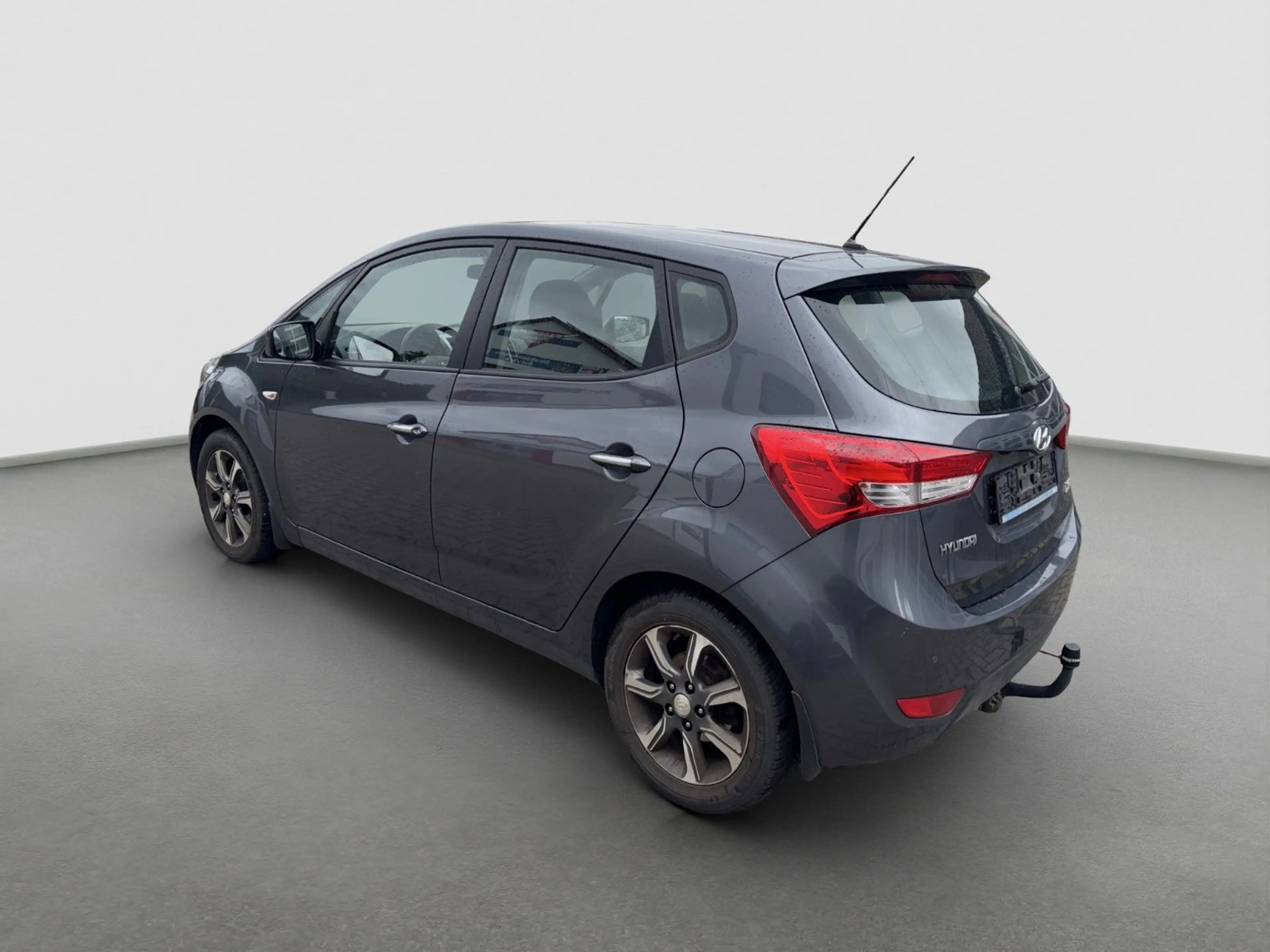 Hyundai iX20 1.6 Style blue — photo 4