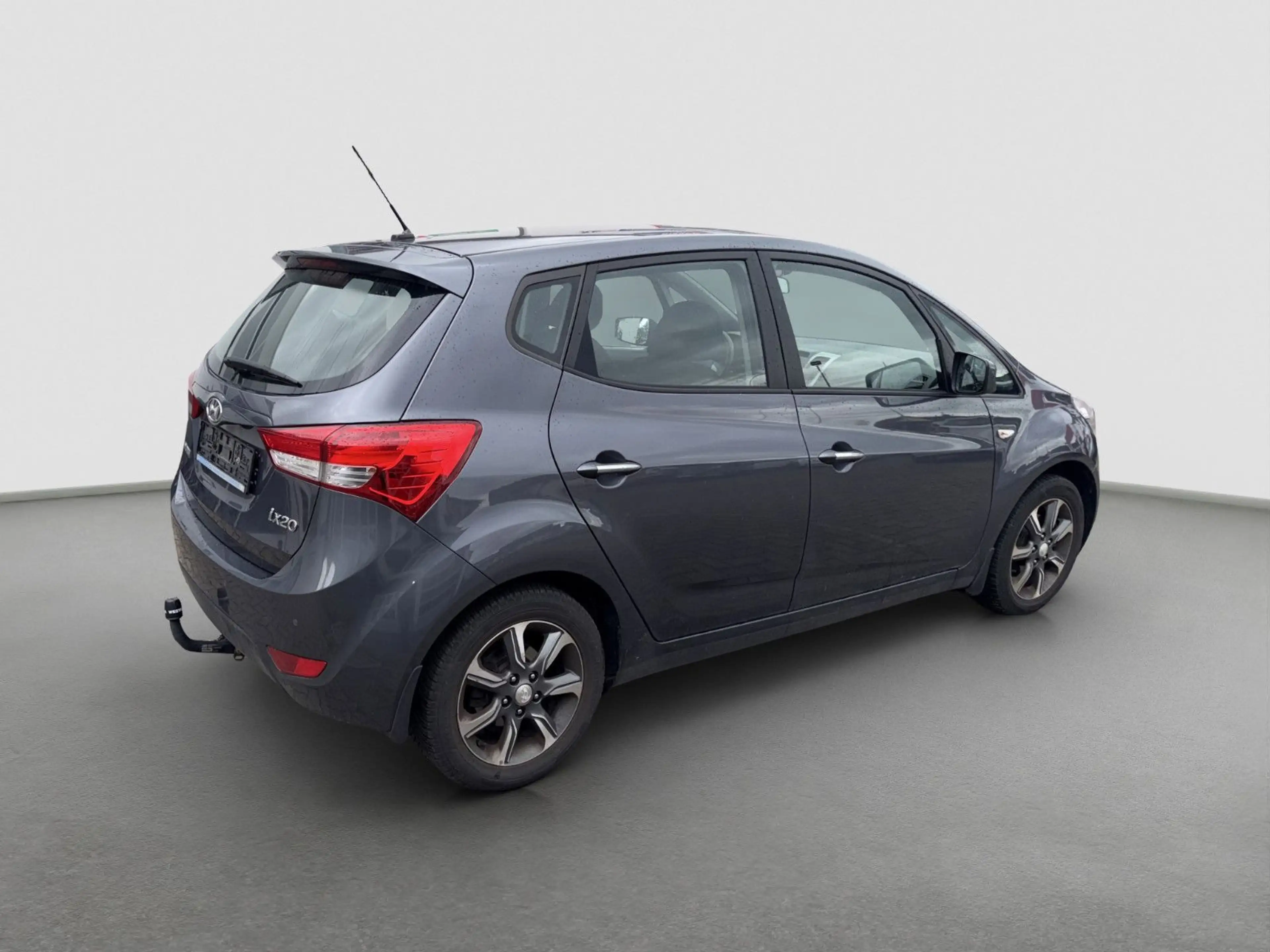 Hyundai iX20 1.6 Style blue — photo 3