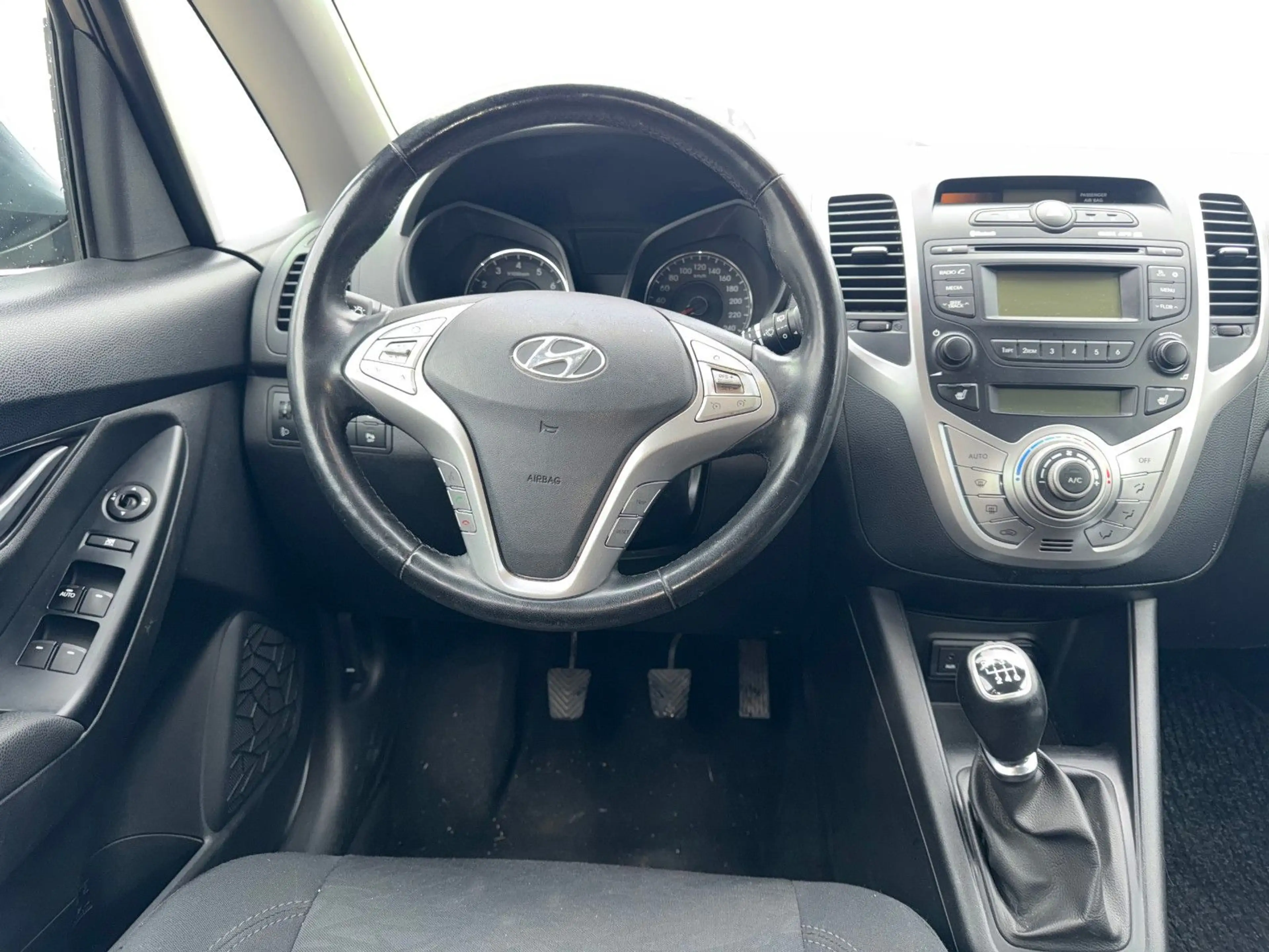 Hyundai iX20 1.6 Style blue — photo 7