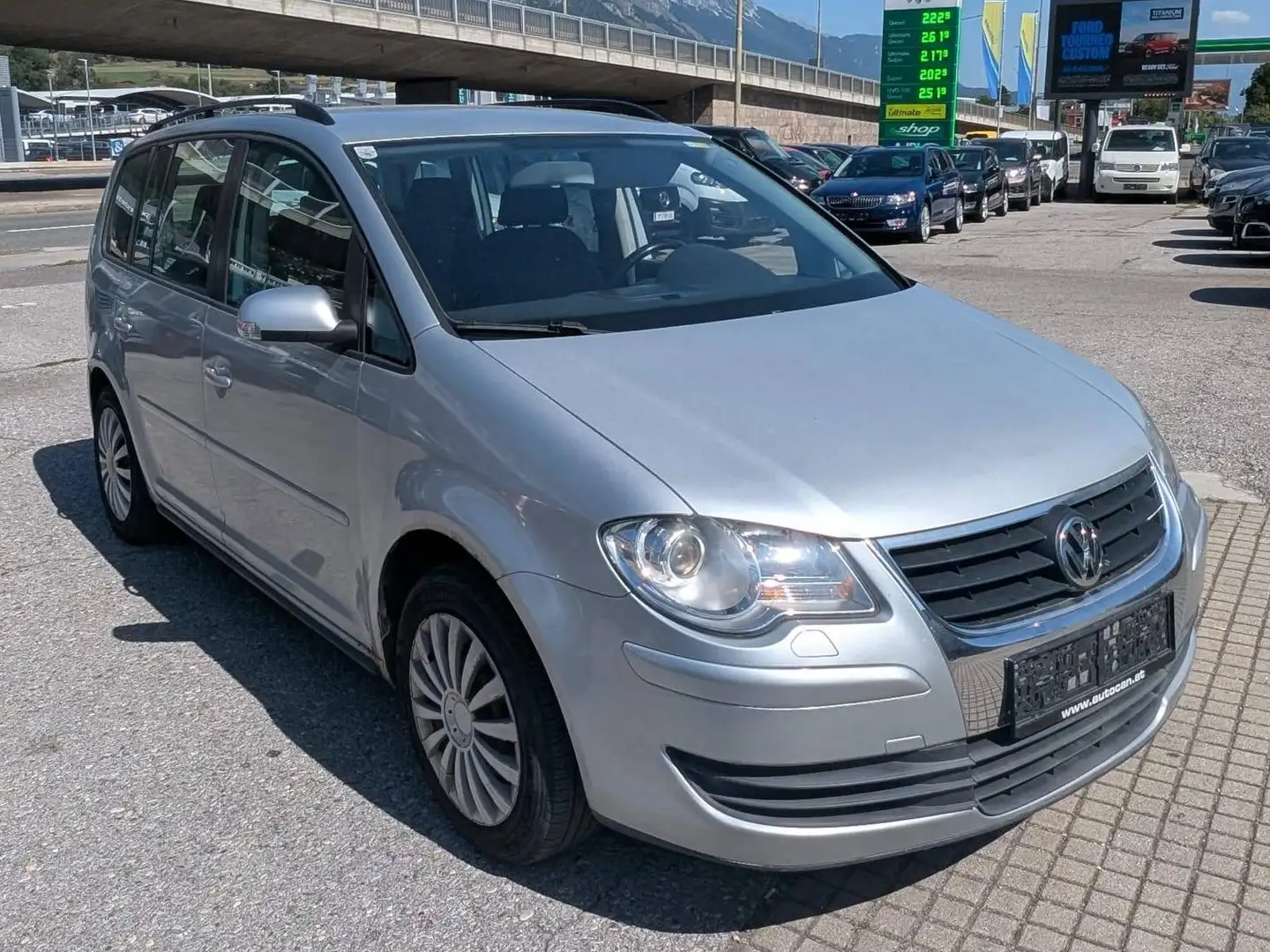 Volkswagen Touran Touran Trendline 1,9 TDI DPF Trendline Anhängerkupplung pickerl Silber - 1