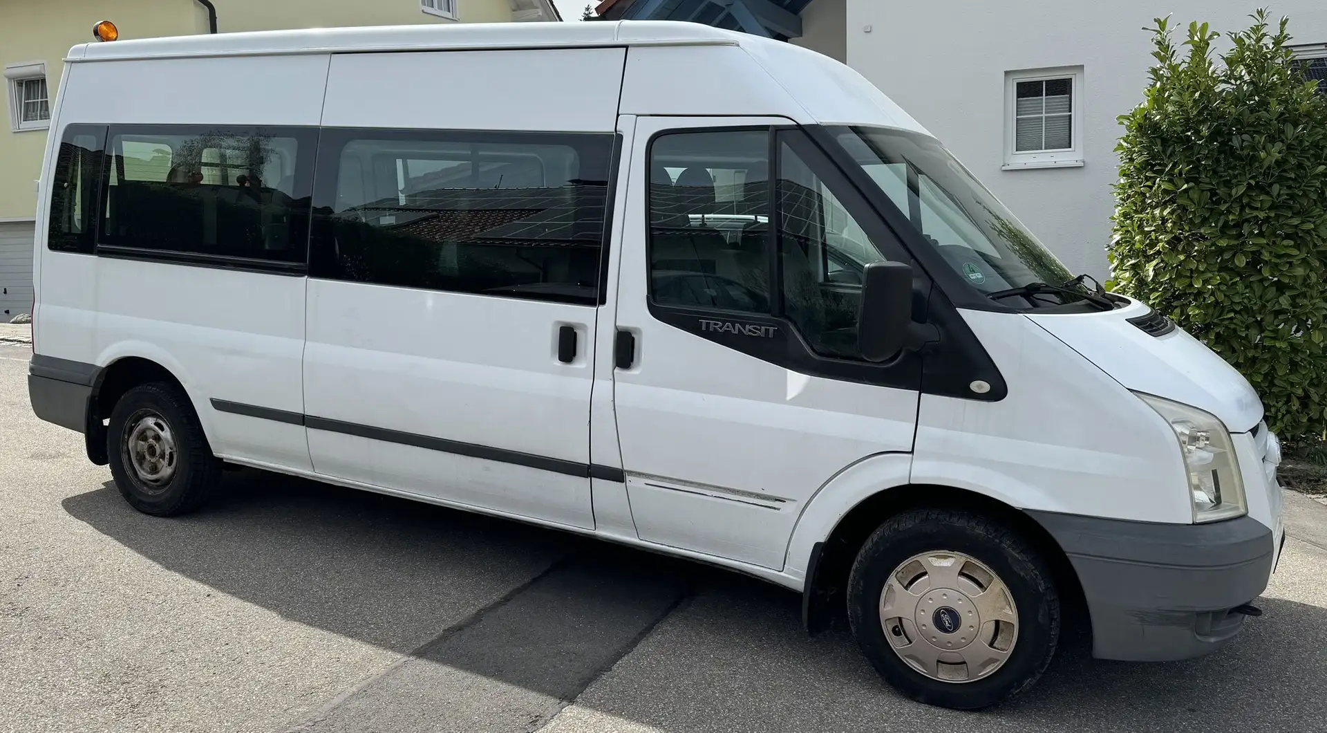 Ford Transit Bus Blanc - 1