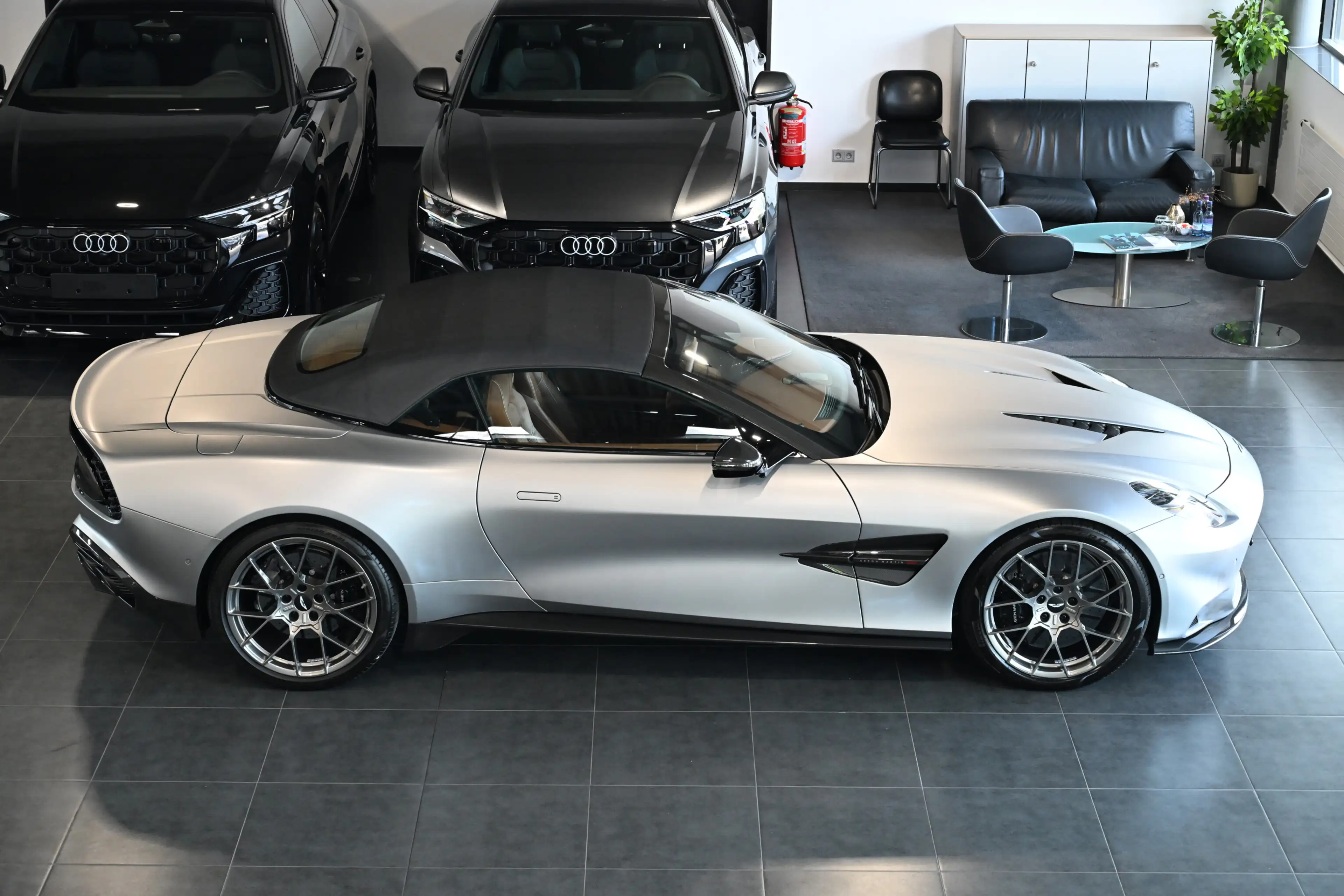 Aston Martin Vanquish Volante Q Satin Full Carbon UPE547.000€ — photo 10