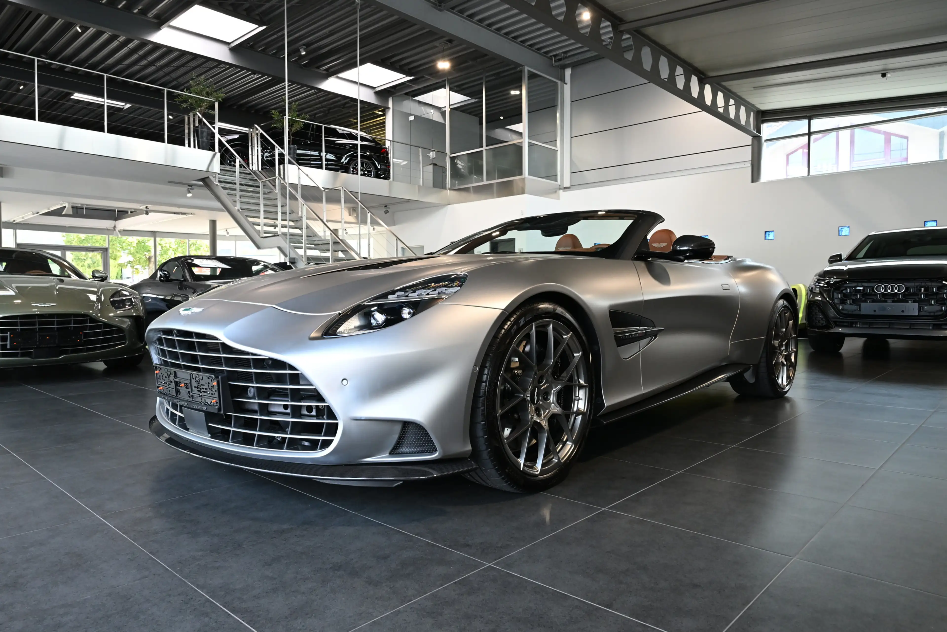 Aston Martin Vanquish Volante Q Satin Full Carbon UPE547.000€ — photo 8