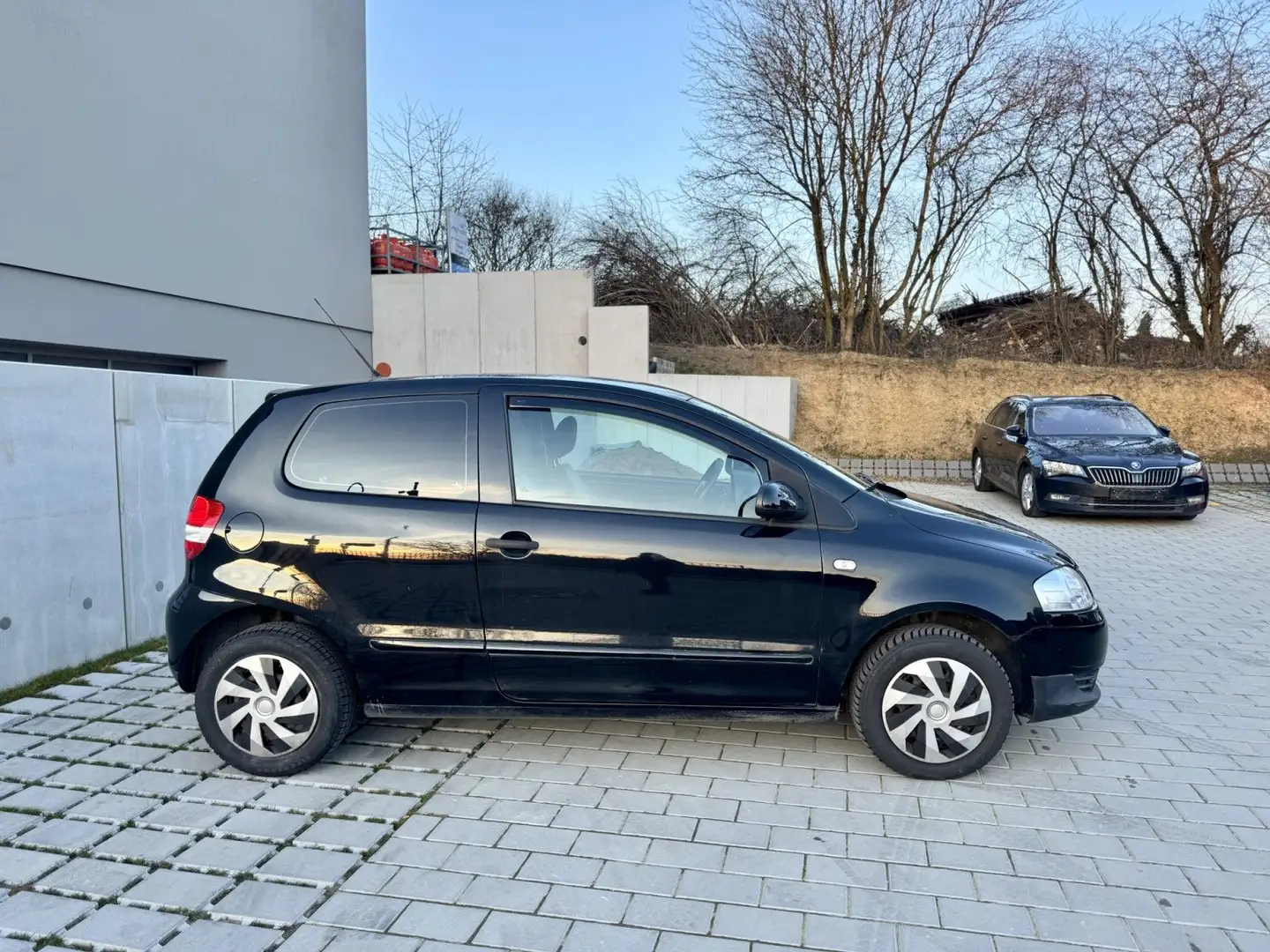Volkswagen Polo 1.4i Trendline Fox Noir - 1