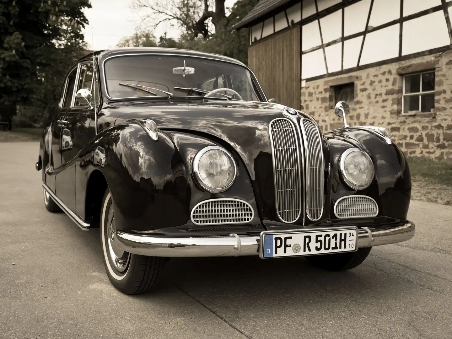 BMW Oldtimer Roşu - 1