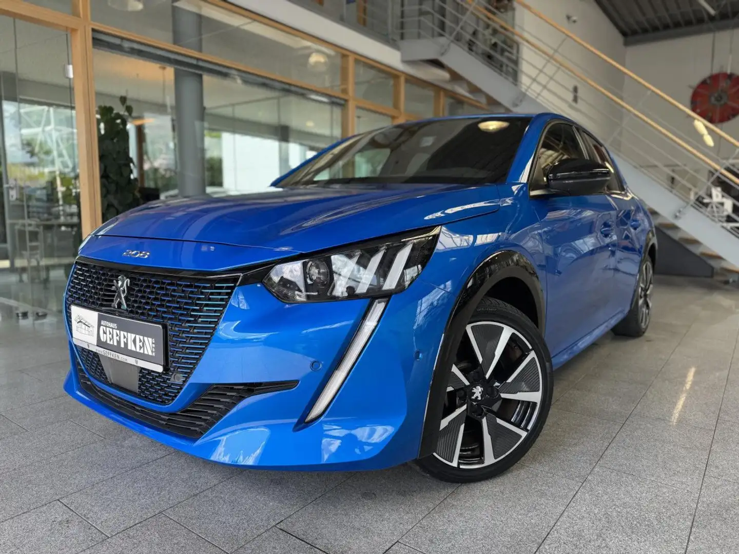 Peugeot 208 Elektromotor 136 GT Pack, ACC, Kamera! Navi Blue - 1
