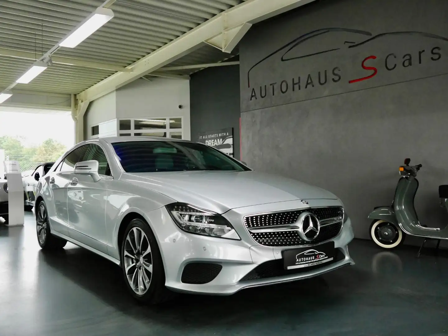 Mercedes-Benz CLS 400 *Navi*Leder*Harman Kardon* Argent - 1