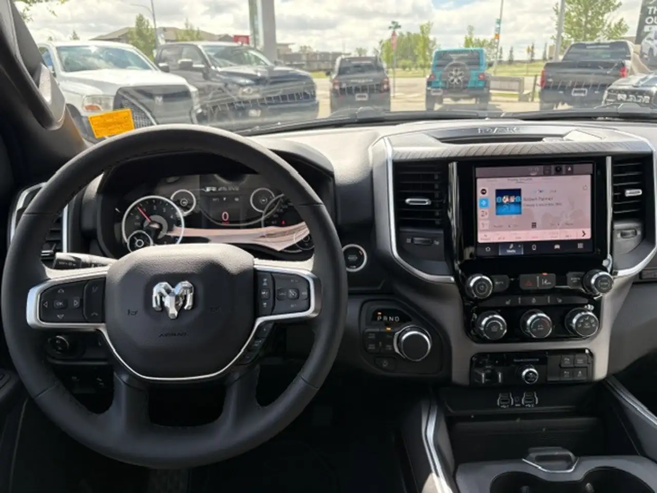 RAM 1500 снимка RAM 1500