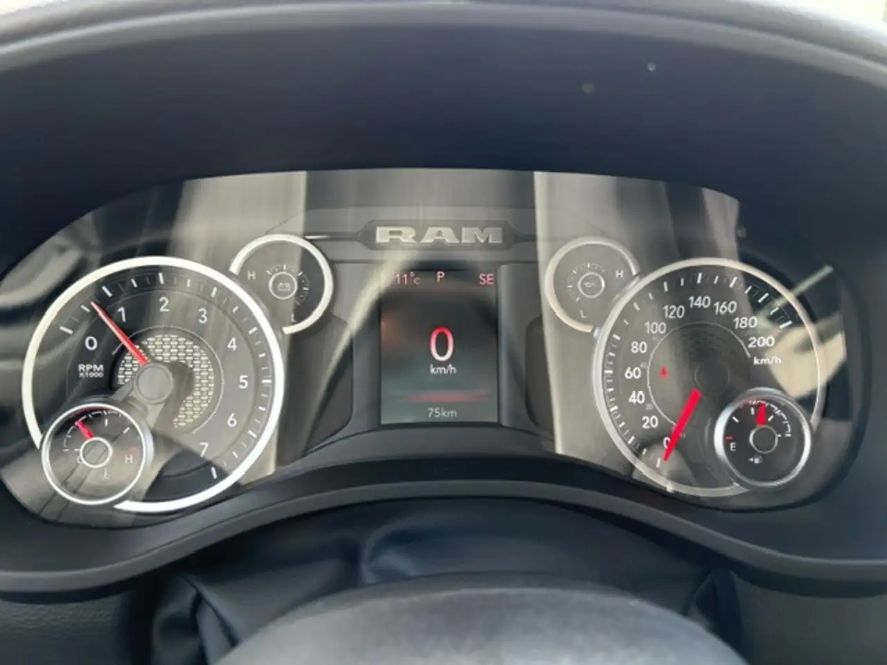 RAM 1500 снимка RAM 1500
