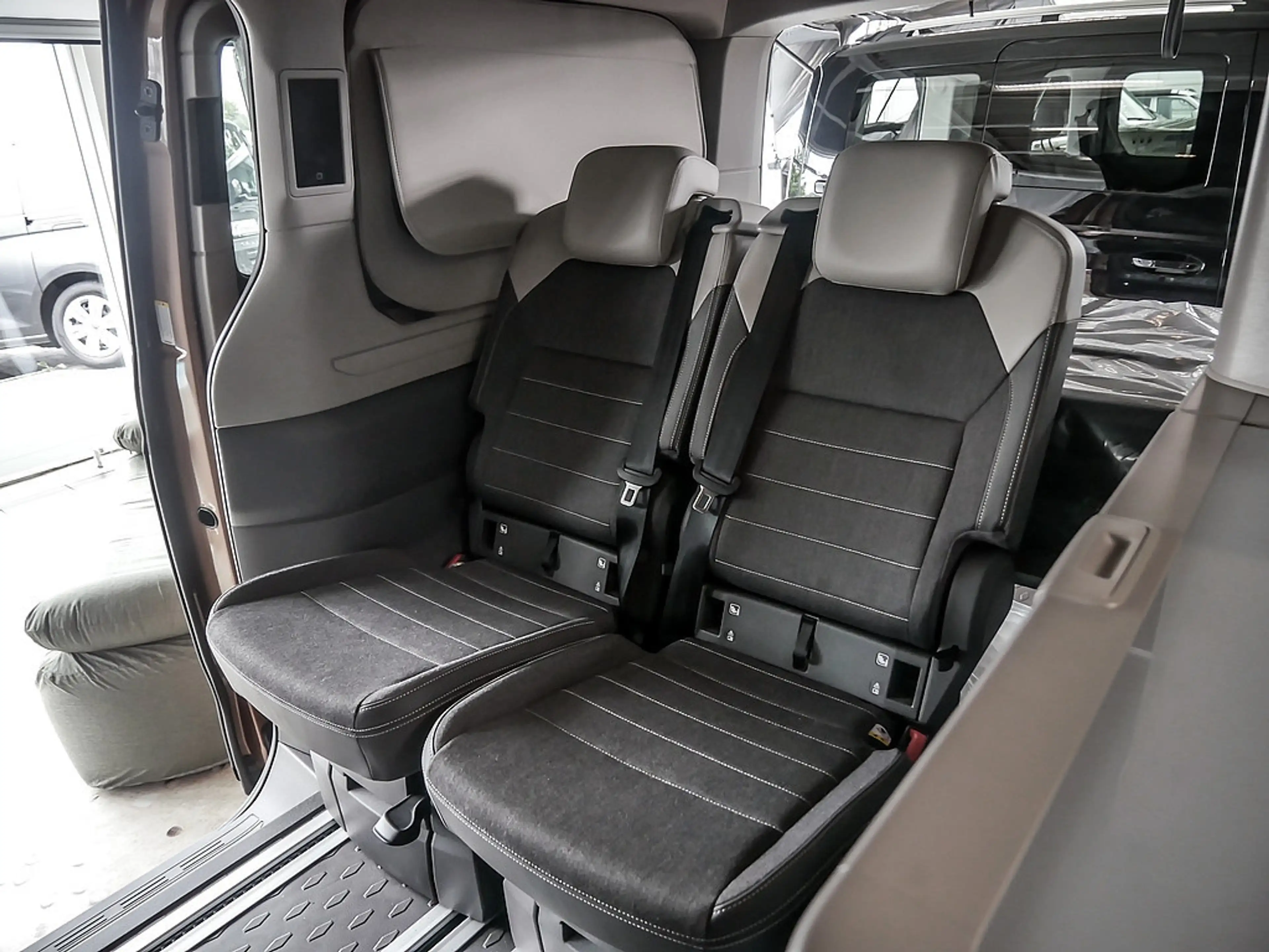 Volkswagen T7 California Coast 2,0 l TDI SCR 110 kW 7-Gang-DSG — photo 15