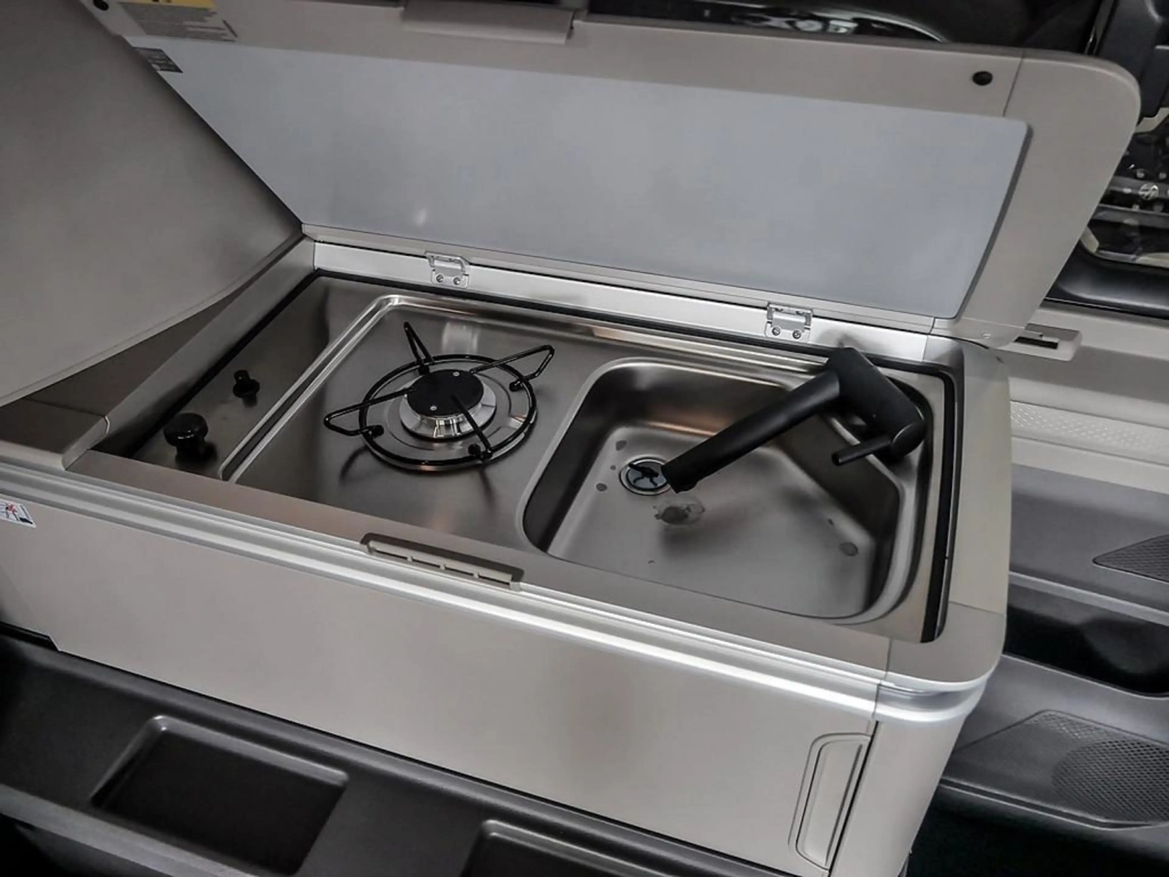 Volkswagen T7 California Coast 2,0 l TDI SCR 110 kW 7-Gang-DSG — photo 9