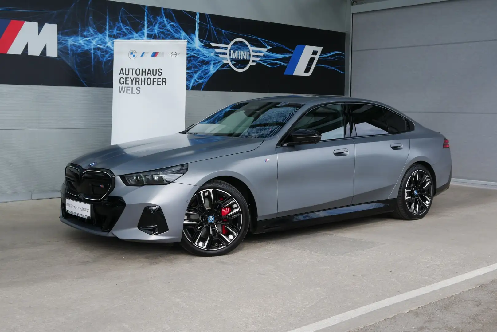 BMW i5 M60 xDrive *M-Paket Pro/AHK/Sitzlüftung/Harman&Kardon/Memorysitz/DA-Prof./Innovationspaket Grau - 1