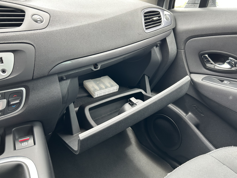 Renault Grand Scenic 1.2 TCe Limited Airco/ECC Navi Cruise — photo 26