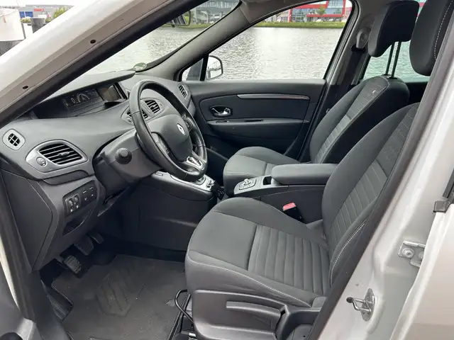 Renault Grand Scenic view 12