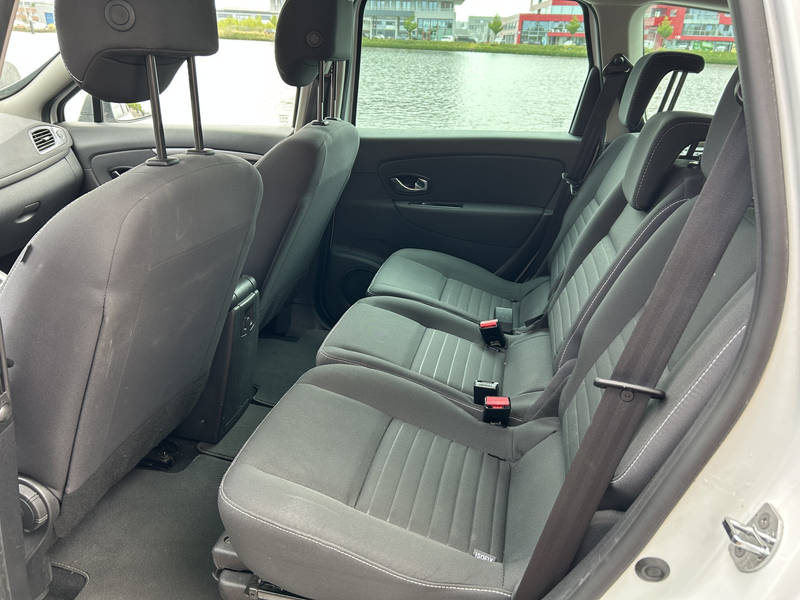 Renault Grand Scenic 1.2 TCe Limited Airco/ECC Navi Cruise — photo 30