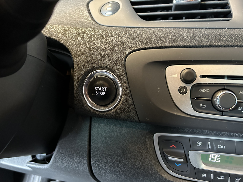 Renault Grand Scenic 1.2 TCe Limited Airco/ECC Navi Cruise — photo 23