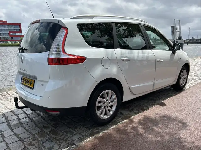 Renault Grand Scenic view 2