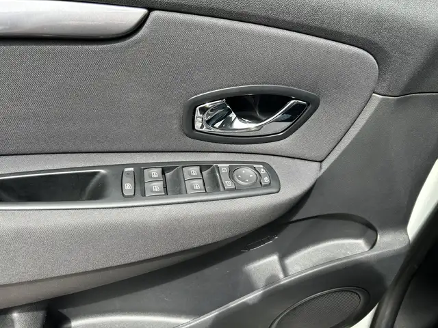 Renault Grand Scenic view 11