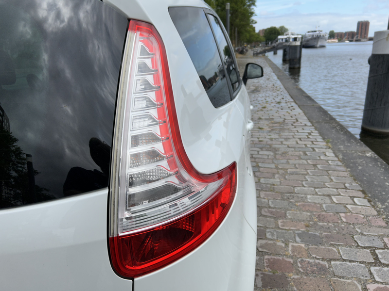 Renault Grand Scenic 1.2 TCe Limited Airco/ECC Navi Cruise — photo 46
